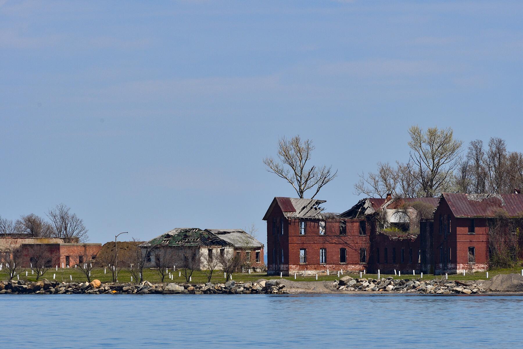 10_AbandonedIslands__HartIsland_shutterstock_1714823833