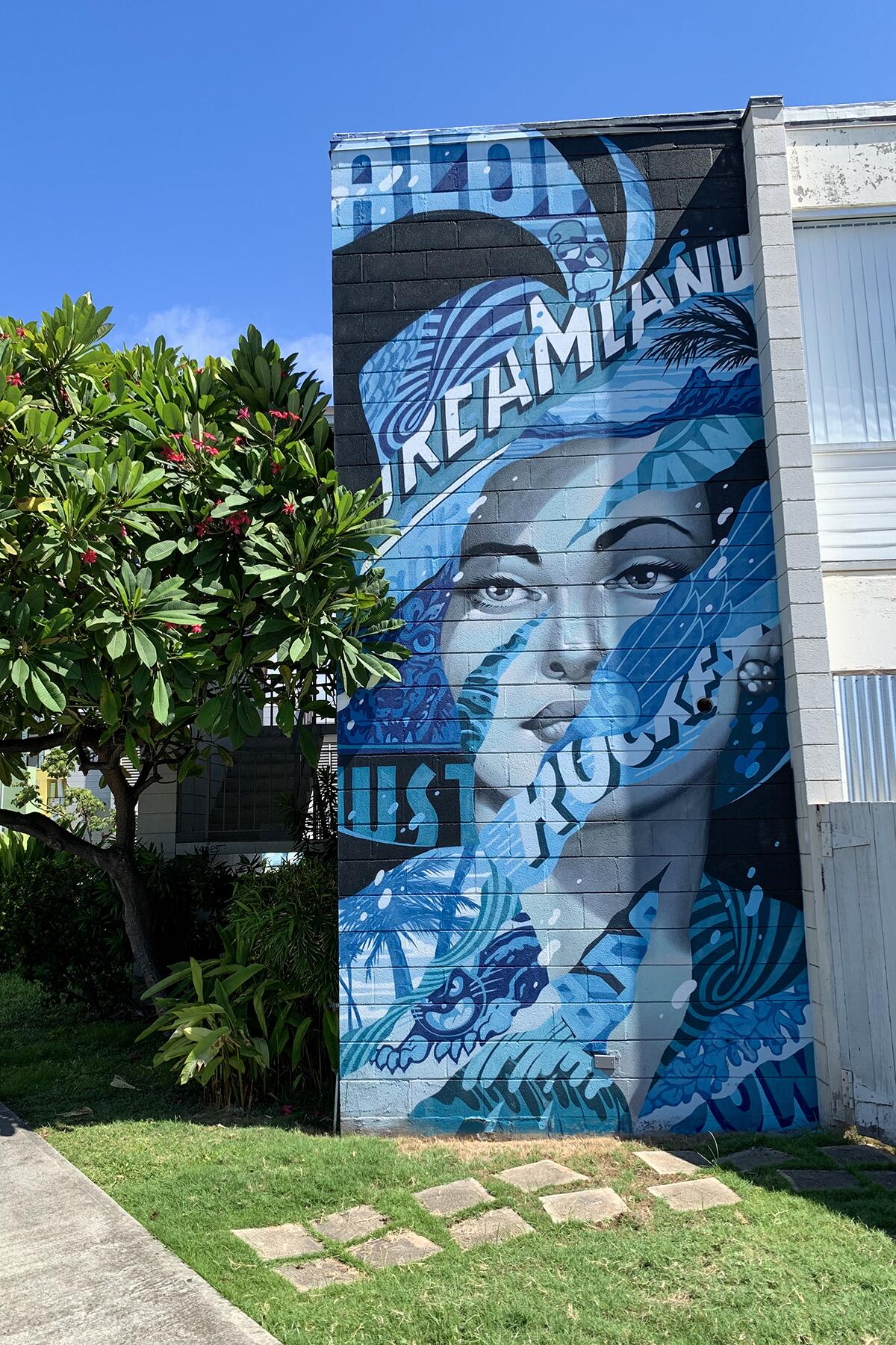 11_UltimateOahu__MuralHunt_11 Mural Credit Charlene Fang