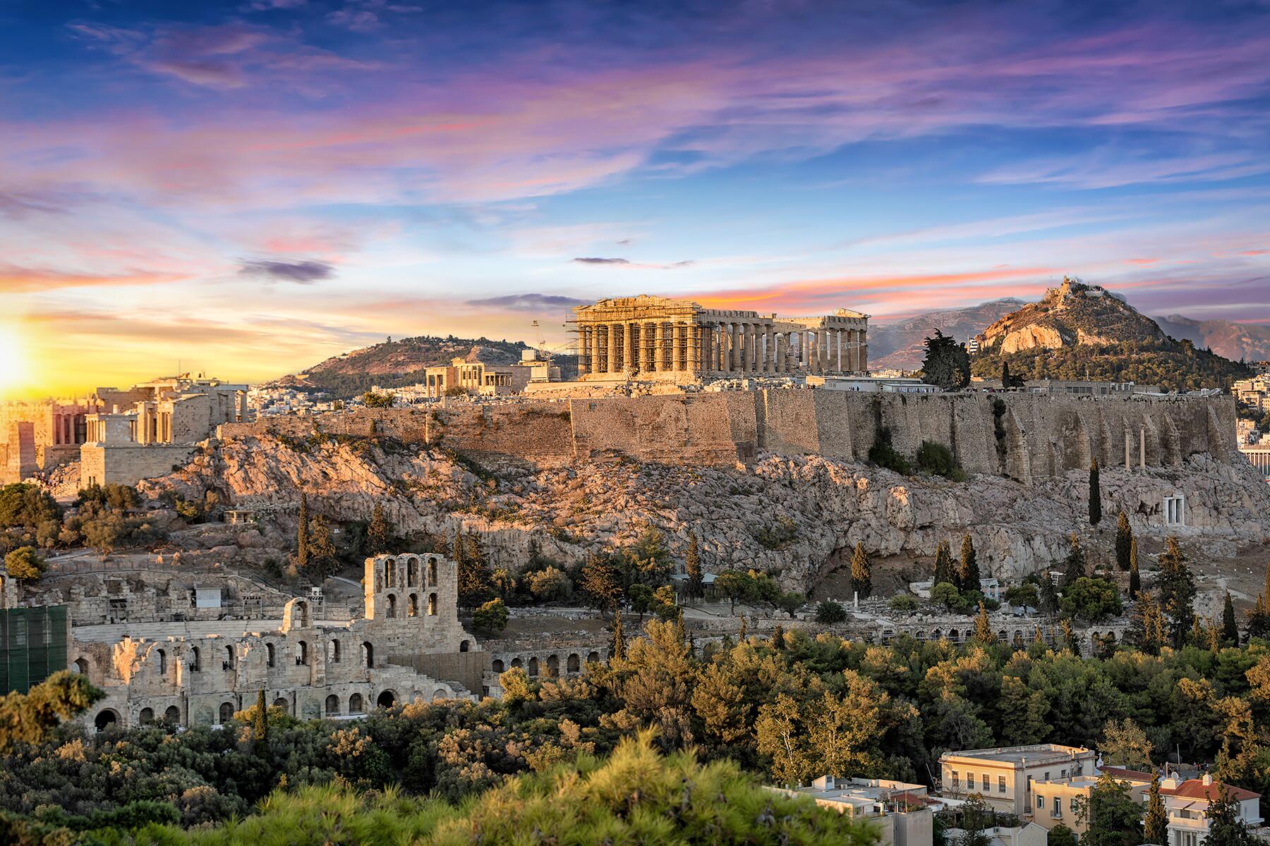 14_HowCitiesGotTheirNicknames__AthensCityOfTheVioletCrown_shutterstock_719305414