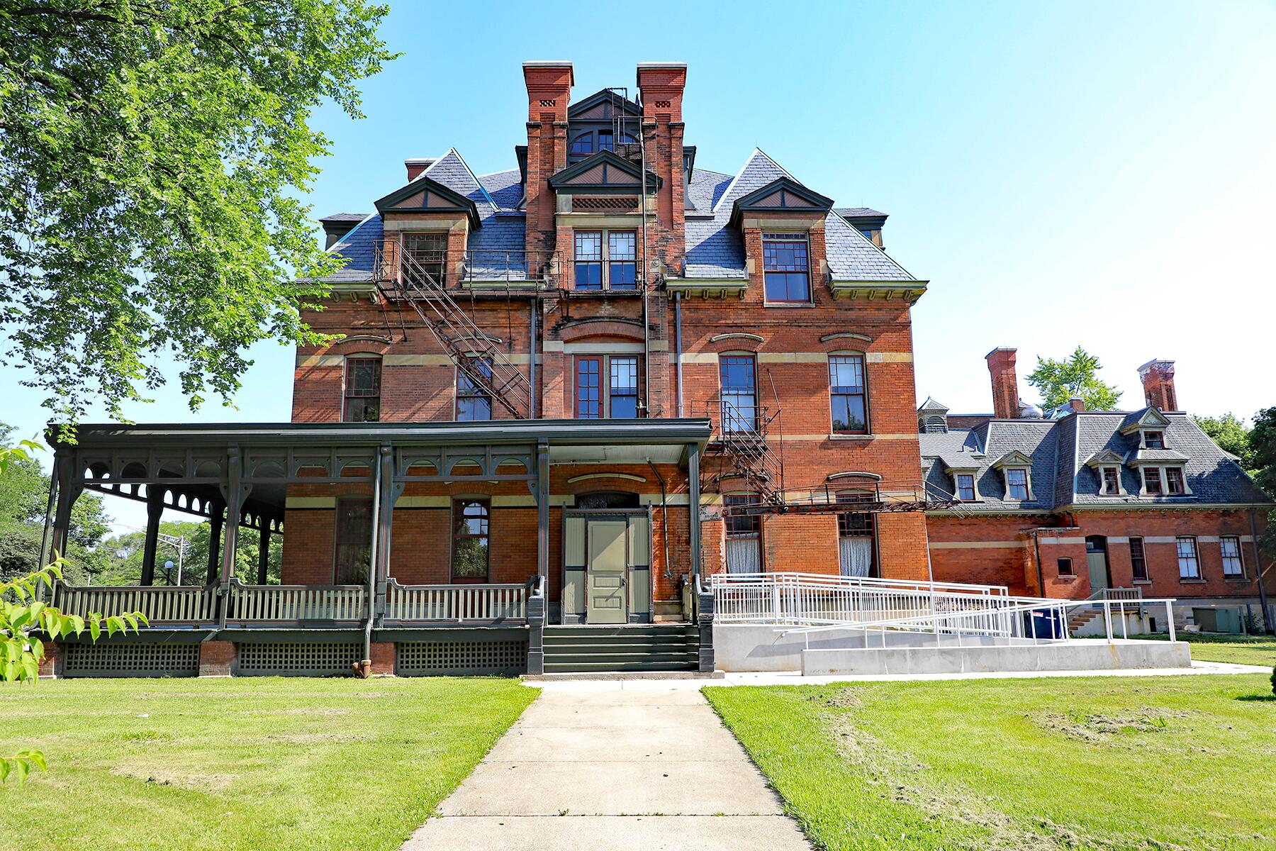 19_UltimateChicago__PullmanNationalMonument_shutterstock_1451830358