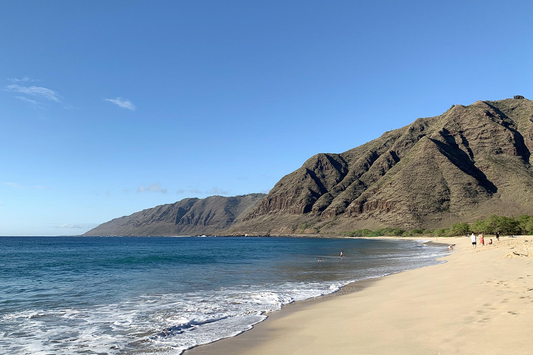 19_UltimateOahu__LesserKnownBeaches_19 Makua Beach Credit Charlene Fang