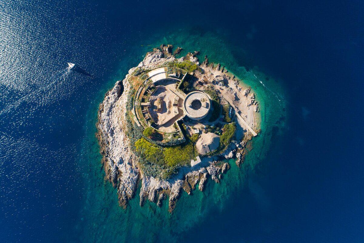 The 10 Most Fascinating Abandoned Islands in the World