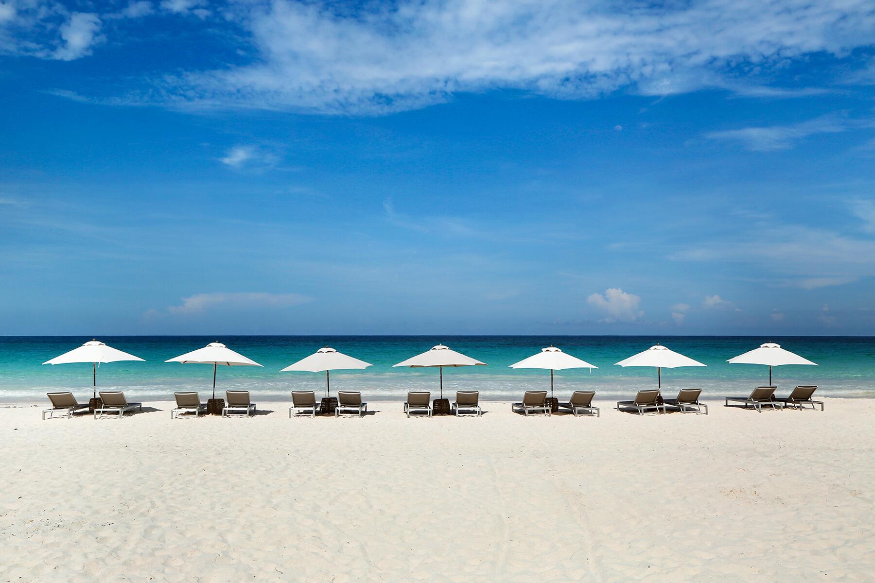 04_UltimateBahamas__DayAwayAtHarborIsland_dreamstime_xxl_151147577
