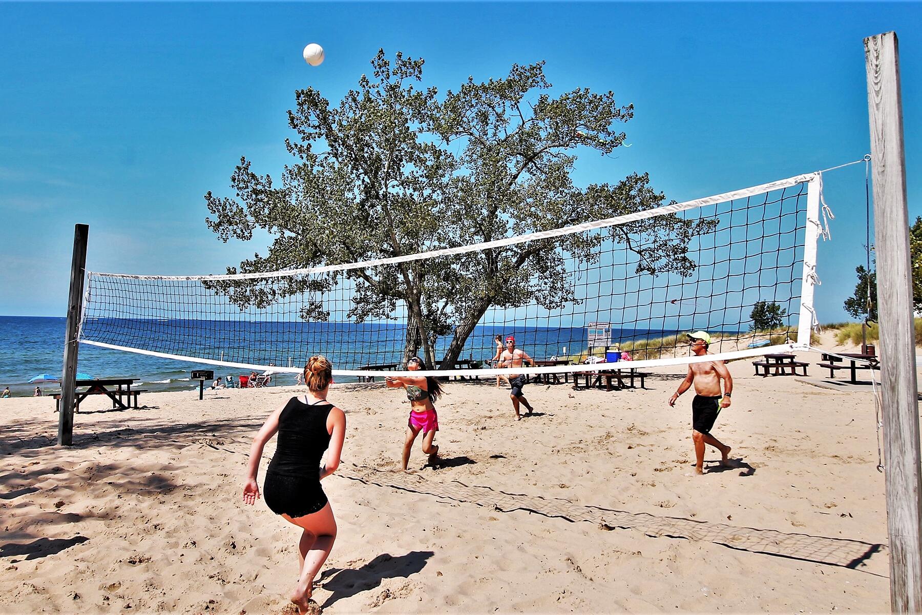 05_BeachesWithNoOceans__NorthShoreBeach_5- North Shore Beach Grand Haven 3_Credit Mike Lozon