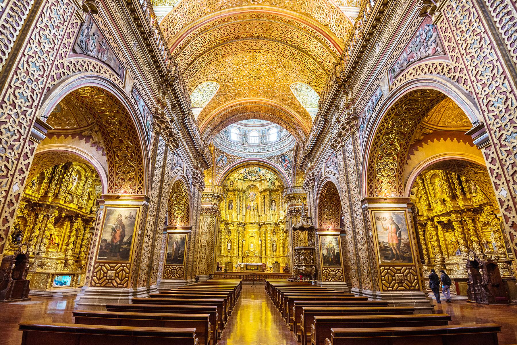 07_GoldBuildings__IglesiaDeLaCompaniaQuitoEcuador_shutterstock_426892615