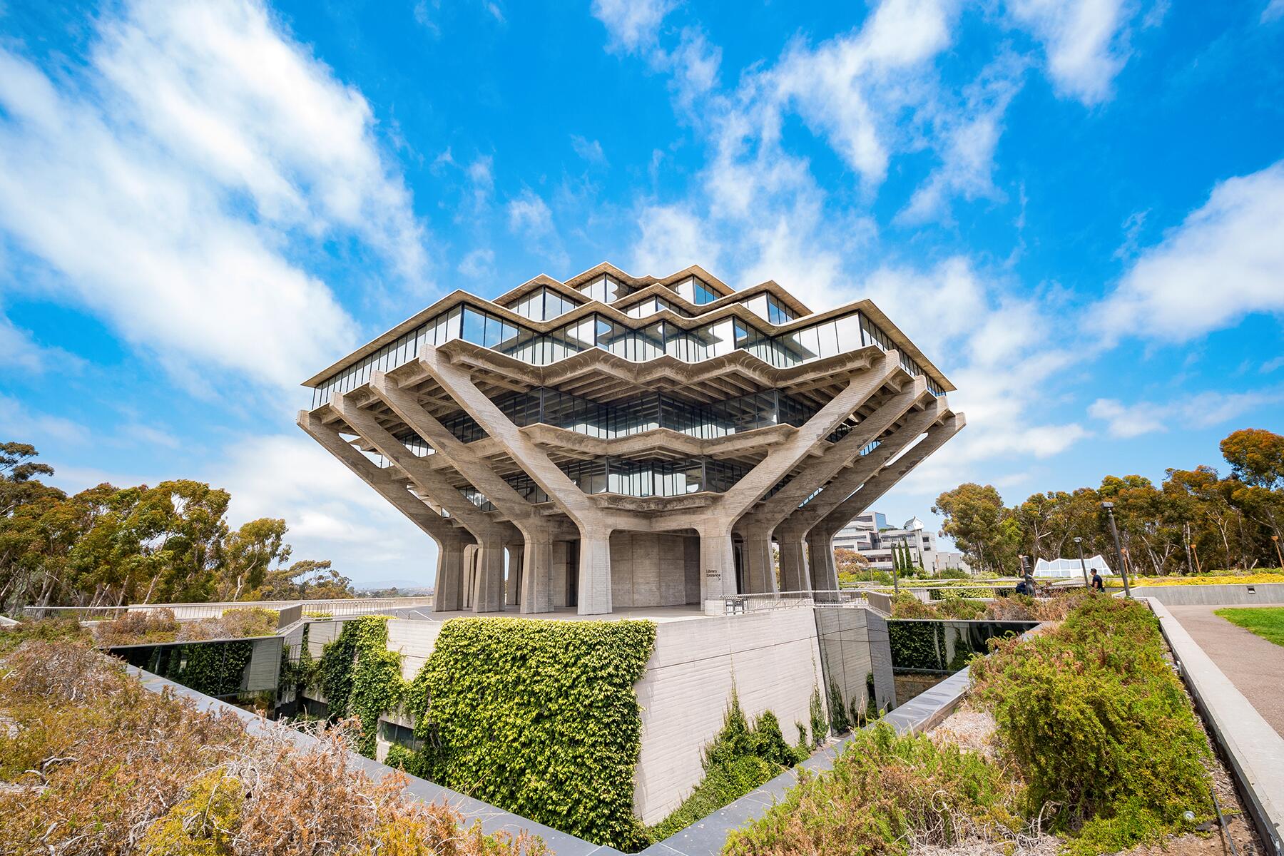 09_UniversityLibraries__GeiselLibrary_shutterstock_1133463065