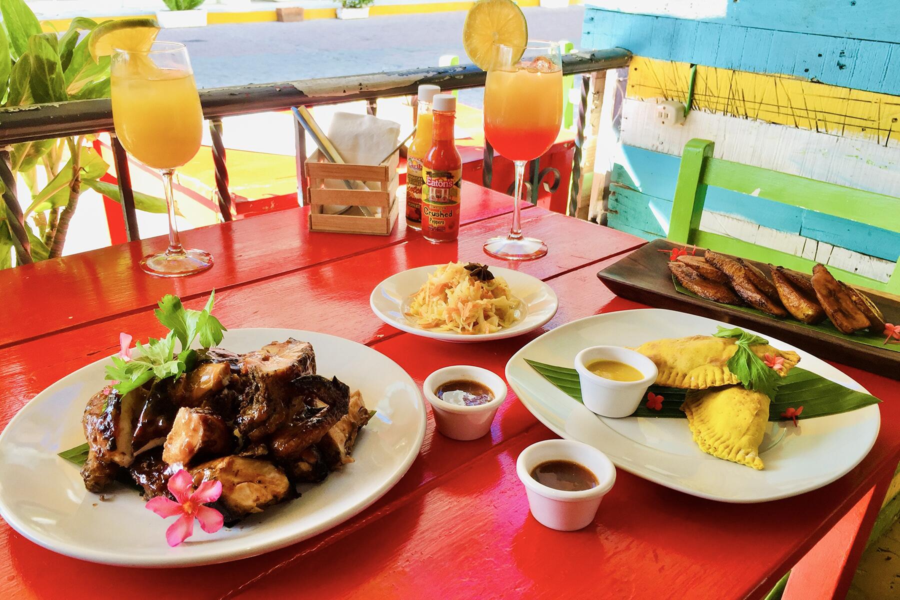 11_UltimatePlayaDelCarmen__TasteJamaicaInTheCityCenter_11 image_6487327 (1)