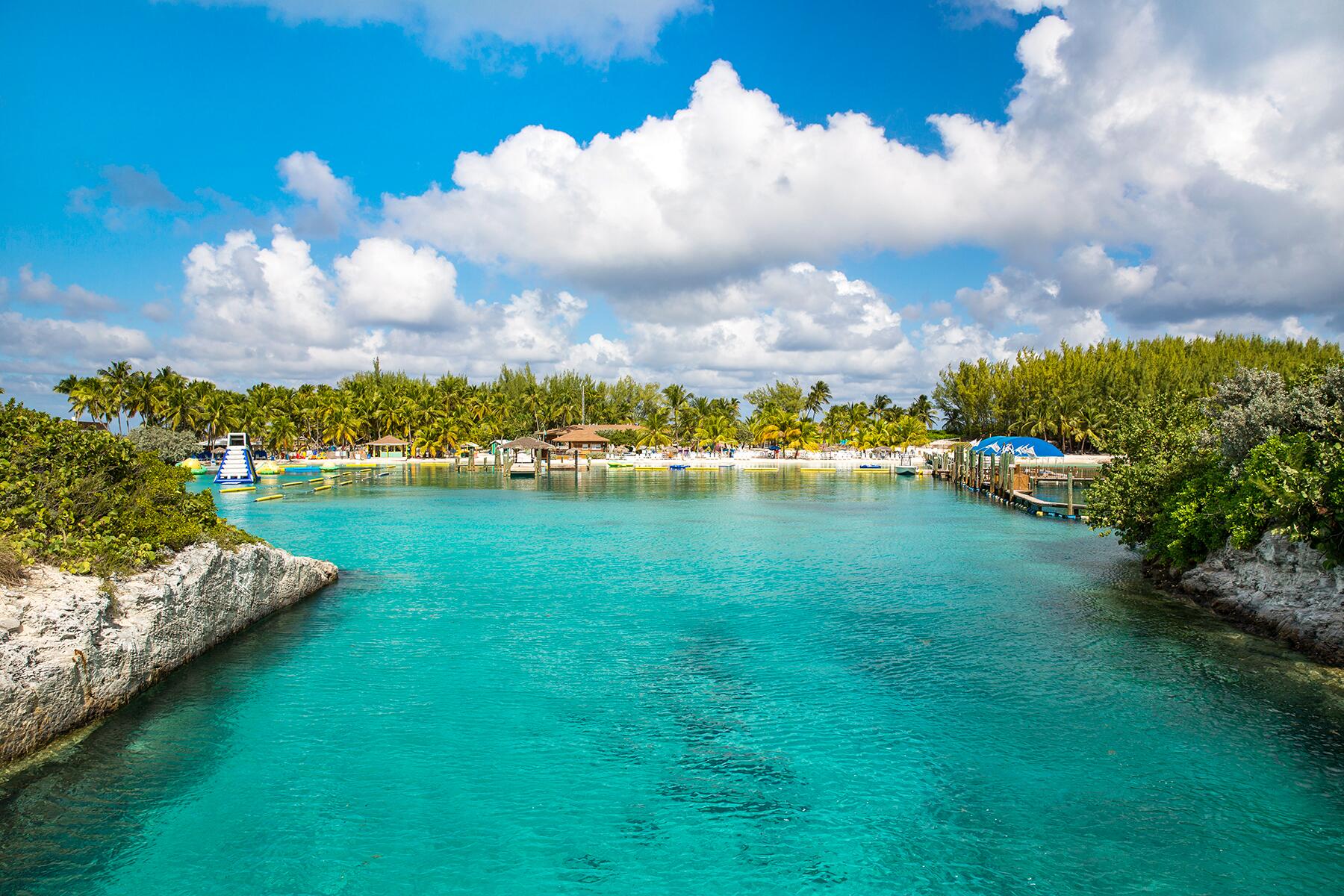 16_UltimateBahamas__StressFreeBeachDay_shutterstock_246989119