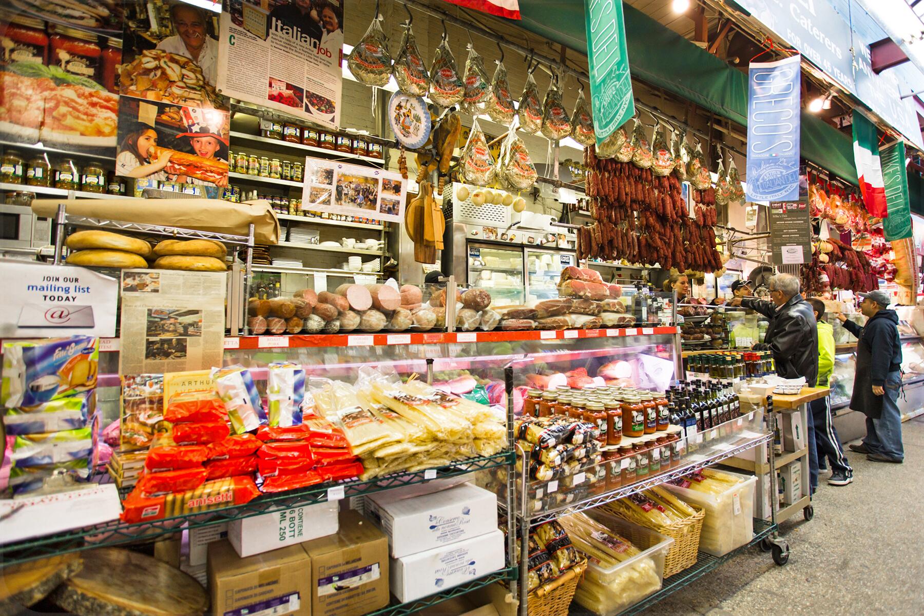 <a href='http://www.fodors.com/world/north-america/usa/new-york/new-york-city/experiences/news/photos/20-ultimate-things-to-do-in-new-york-city#'>From "20 Ultimate Things to Do in New York City: Bronx’s Little Italy & City Island"</a>