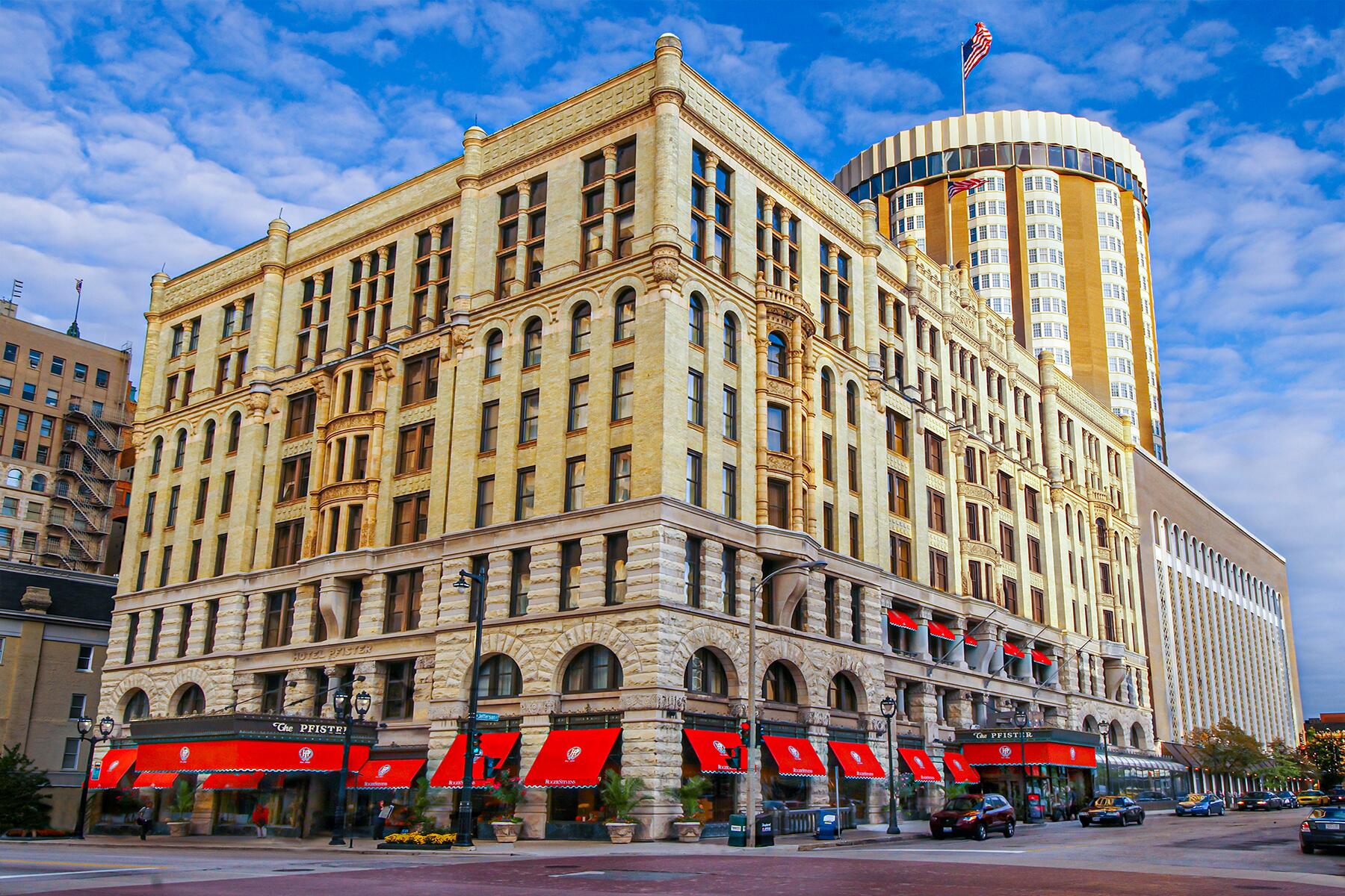 7-MidWestArchitecture-PfisterHotel-VM_PfisterHotel_Exterior_HiRes_0001