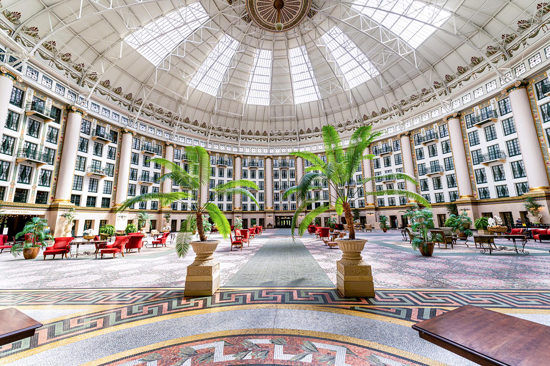 8-MidWestArchitecture-West BadenSpringsHotel-shutterstock_1794570838