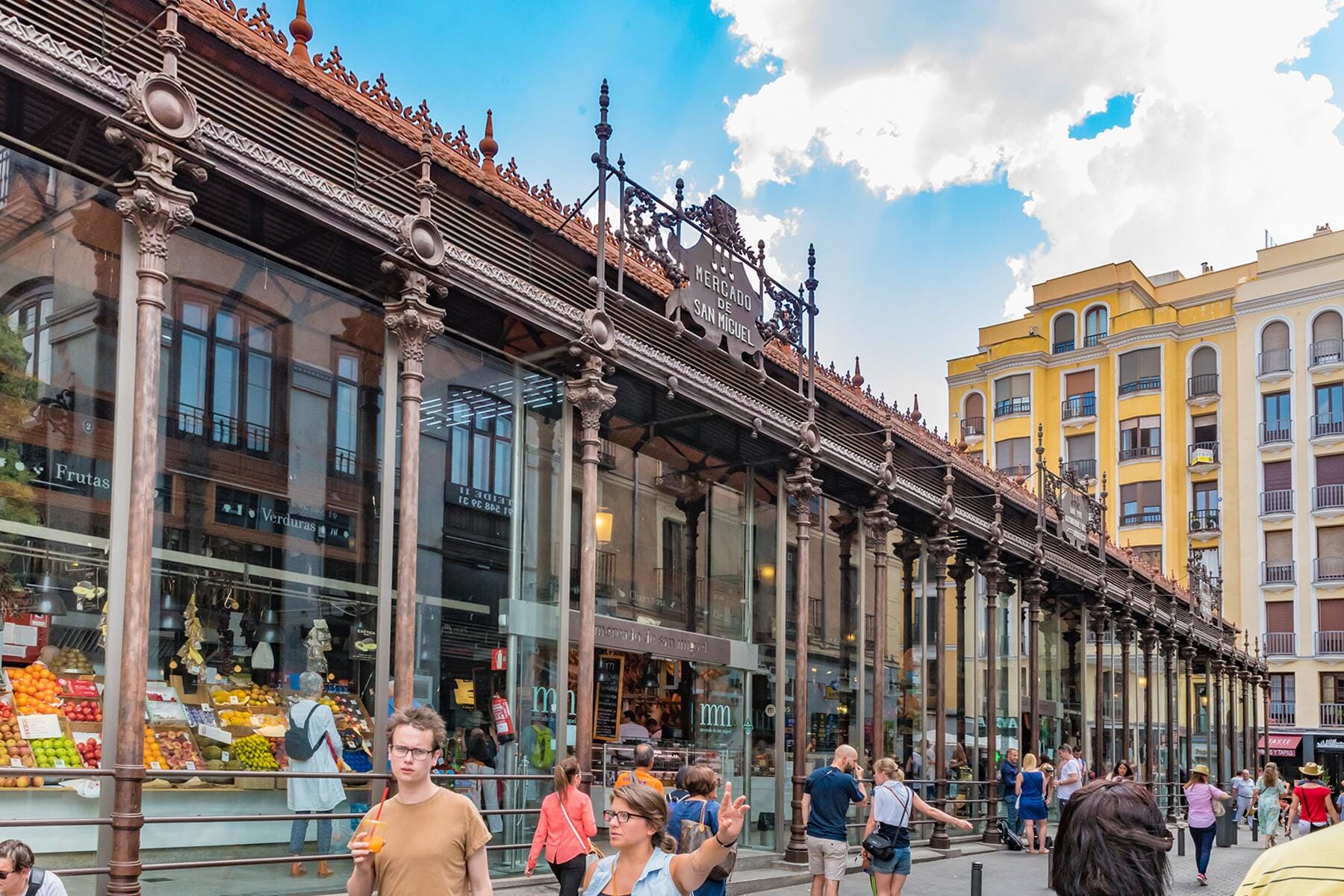 02_UltimateMadrid__MercadoDeSanMiguel_shutterstock_494828806