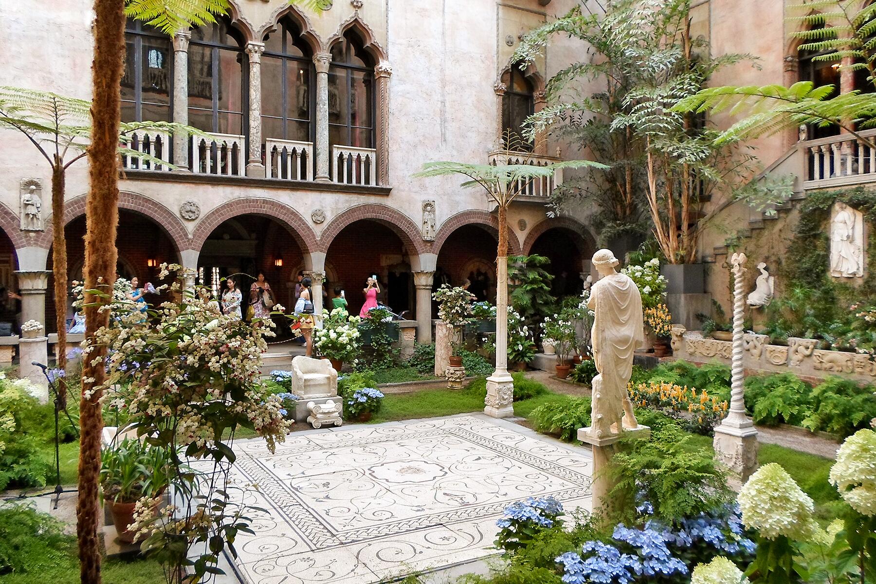 04_UltimateBoston__IsabellaGardnerMuseum_dreamstime_xxl_176740293