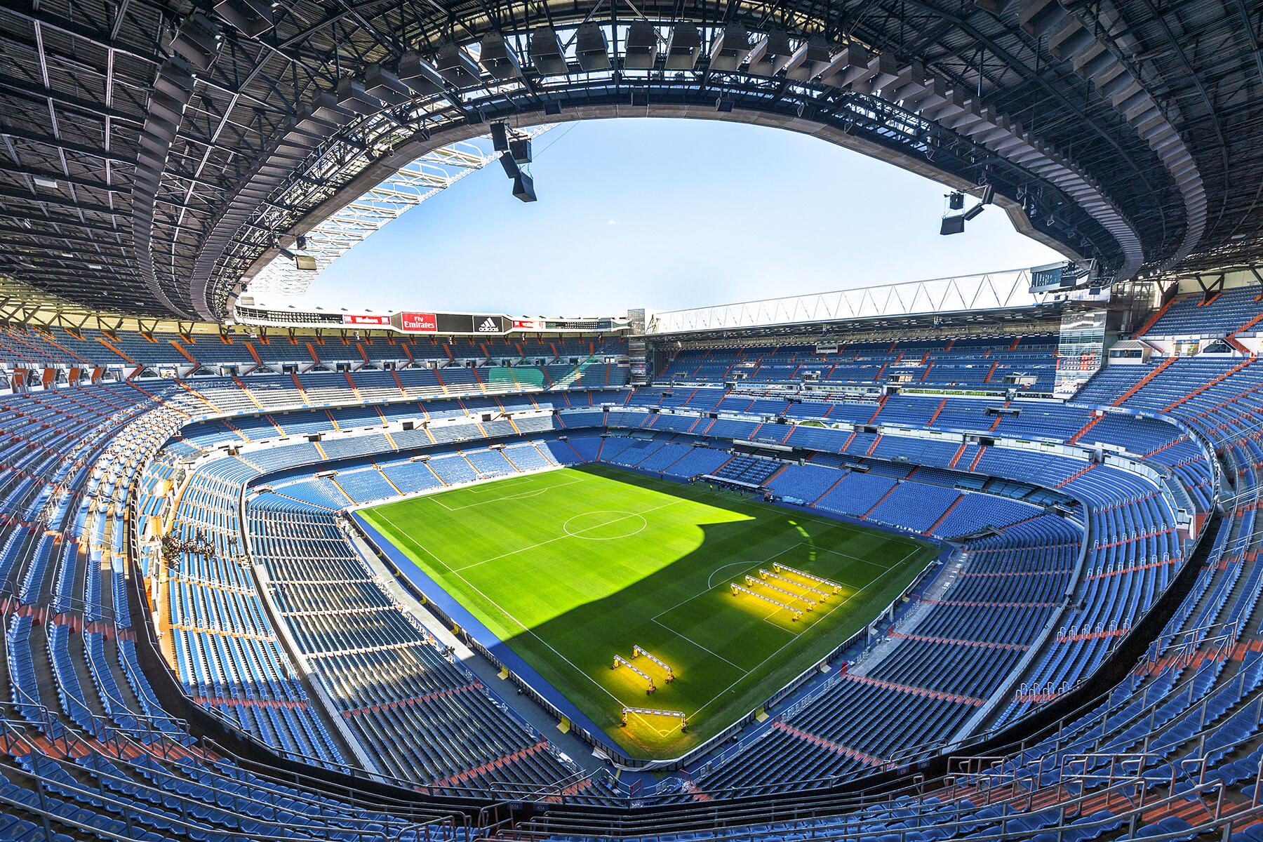 08_UltimateMadrid__EstadioSantiagoBernabeu_shutterstock_392975668