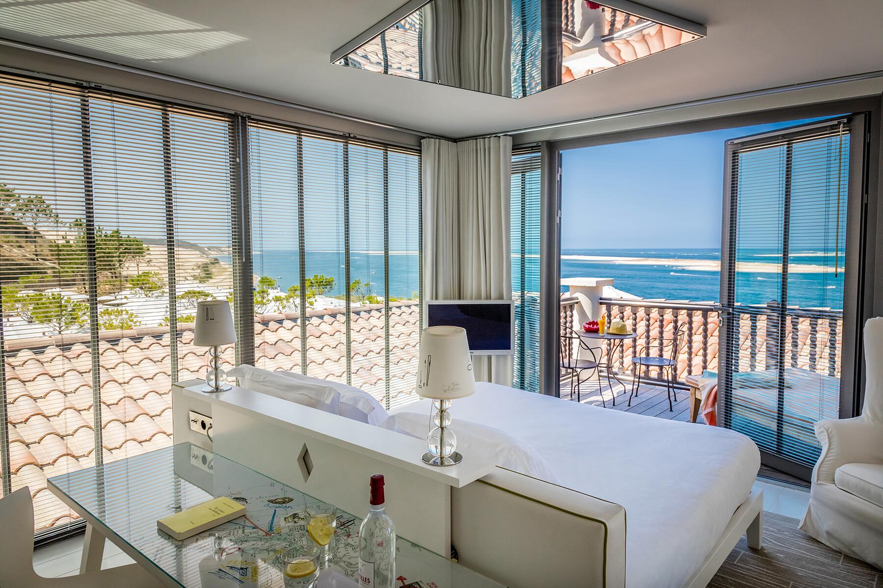 09_FranceBeachfrontHotels__LaCo(o)rniche_9 LA CO(O)RNICHE10 1