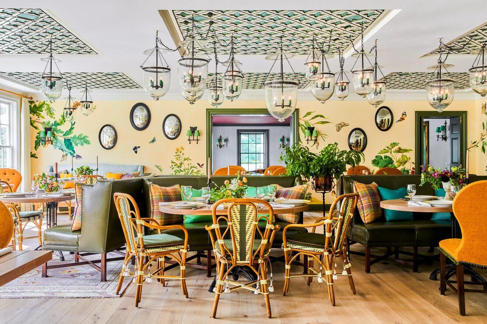 Hotels with restaurants near me