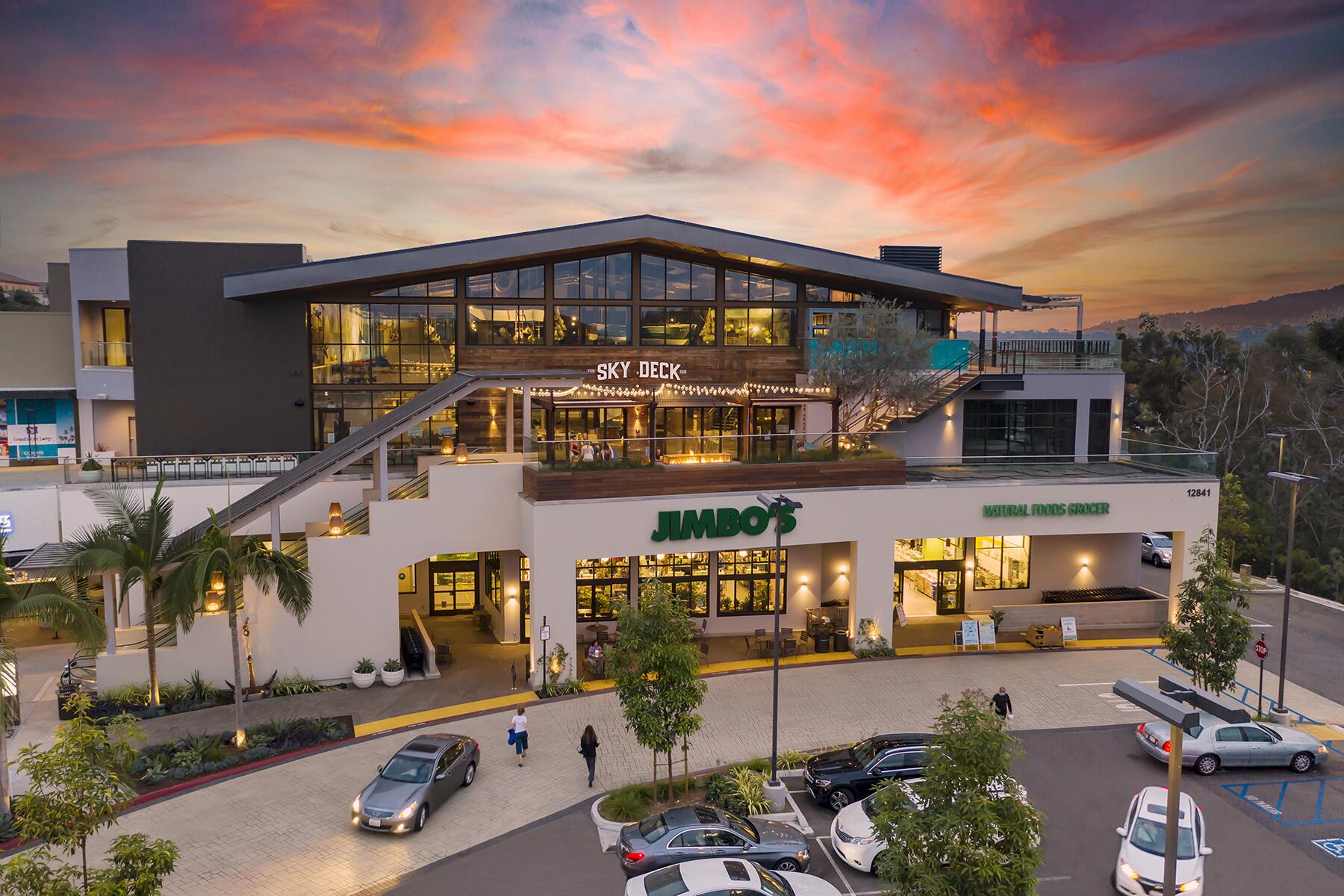 05_NewFoodHallsInTheUS__SkyDeck_5 DJI_21036 V2