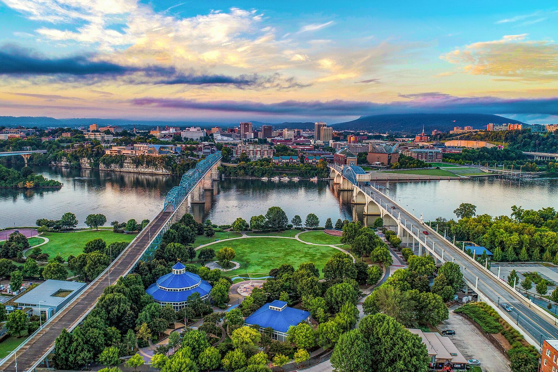 06_RiverfrontsAndRiverwalks__ChattanoogaTN_shutterstock_1170230989