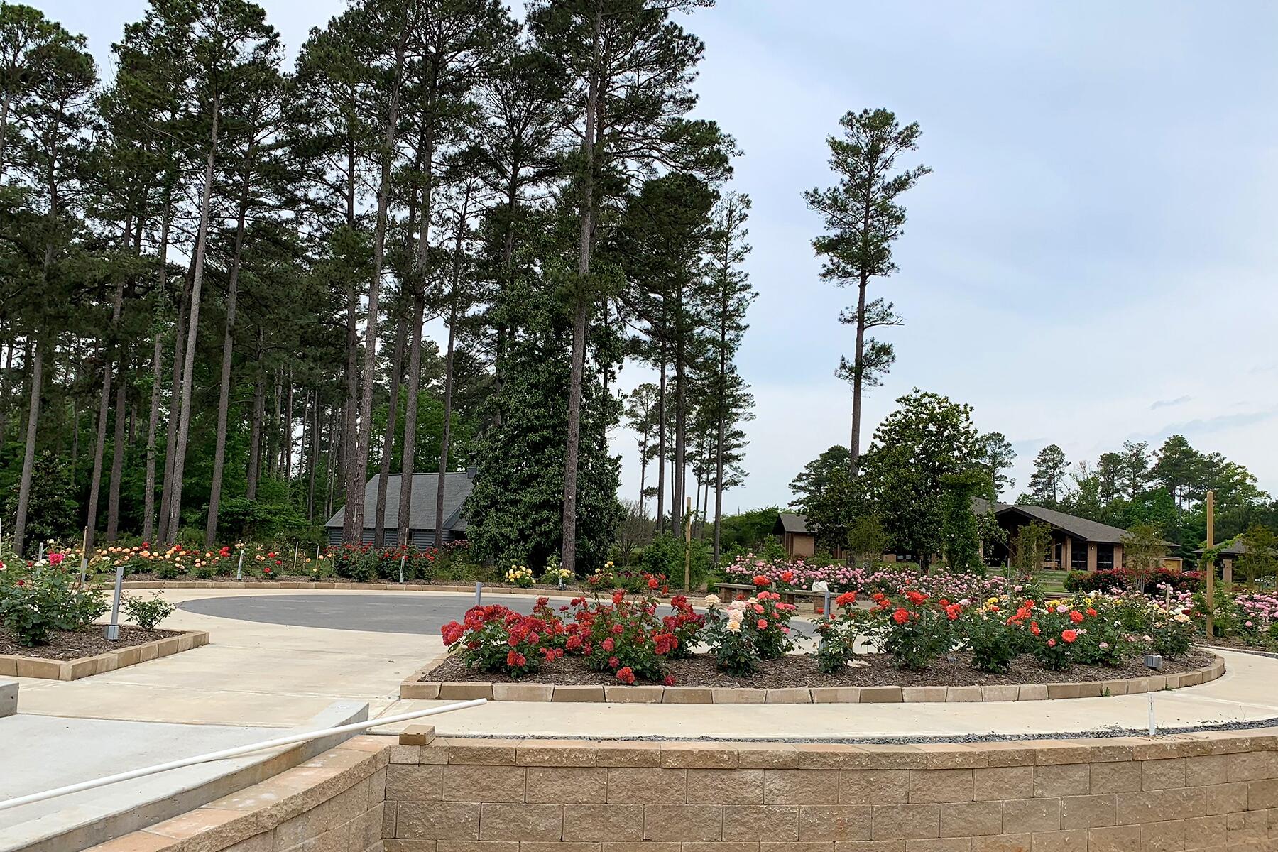 01_SouthBestGardens__GardensOfAmericaRoseCenter_1 First Circle_SecondCircle _MarilynWellan