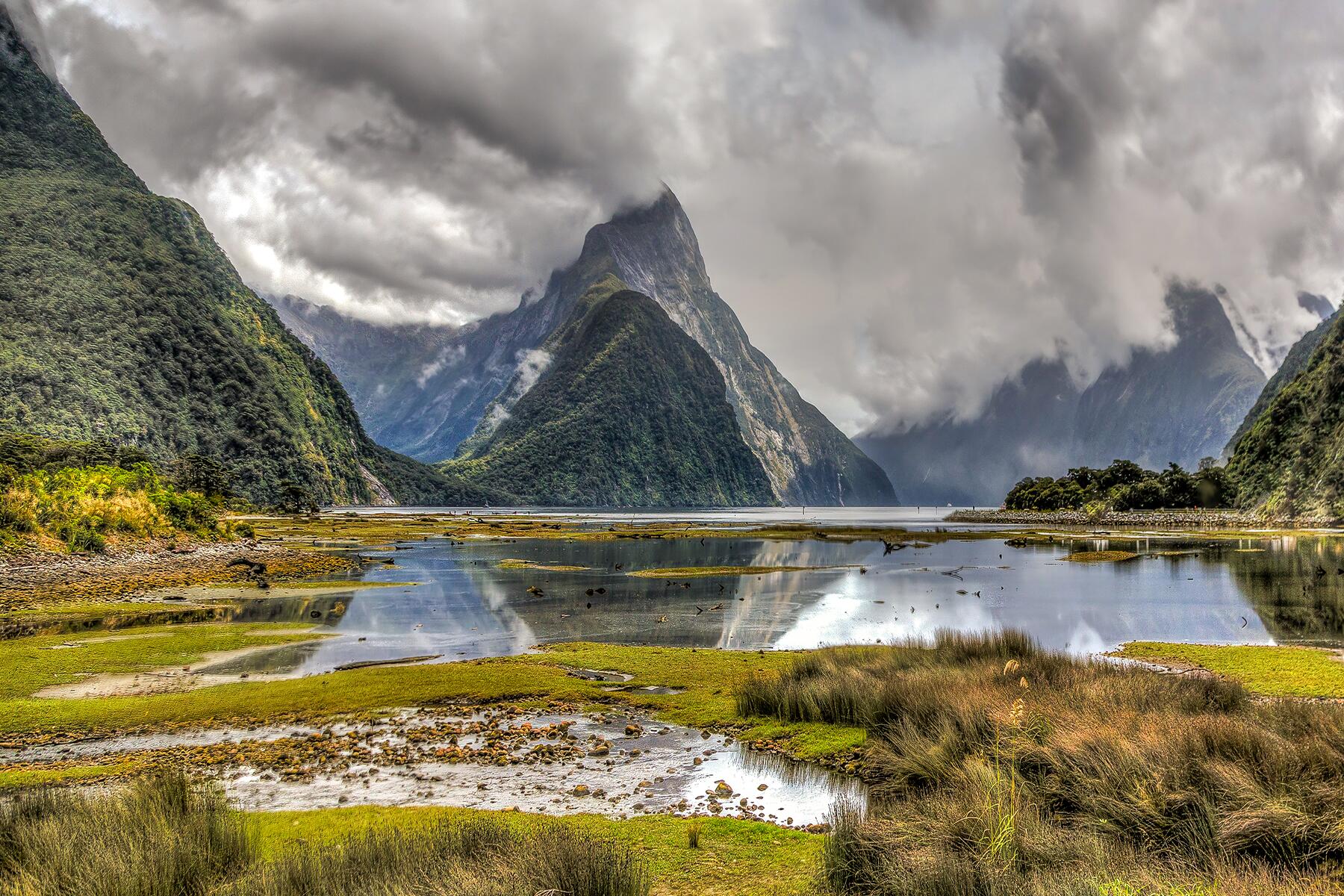 1-ClosedCountries-NewZealand-roberto-saltori-jmwU8EmkFfU-unsplash