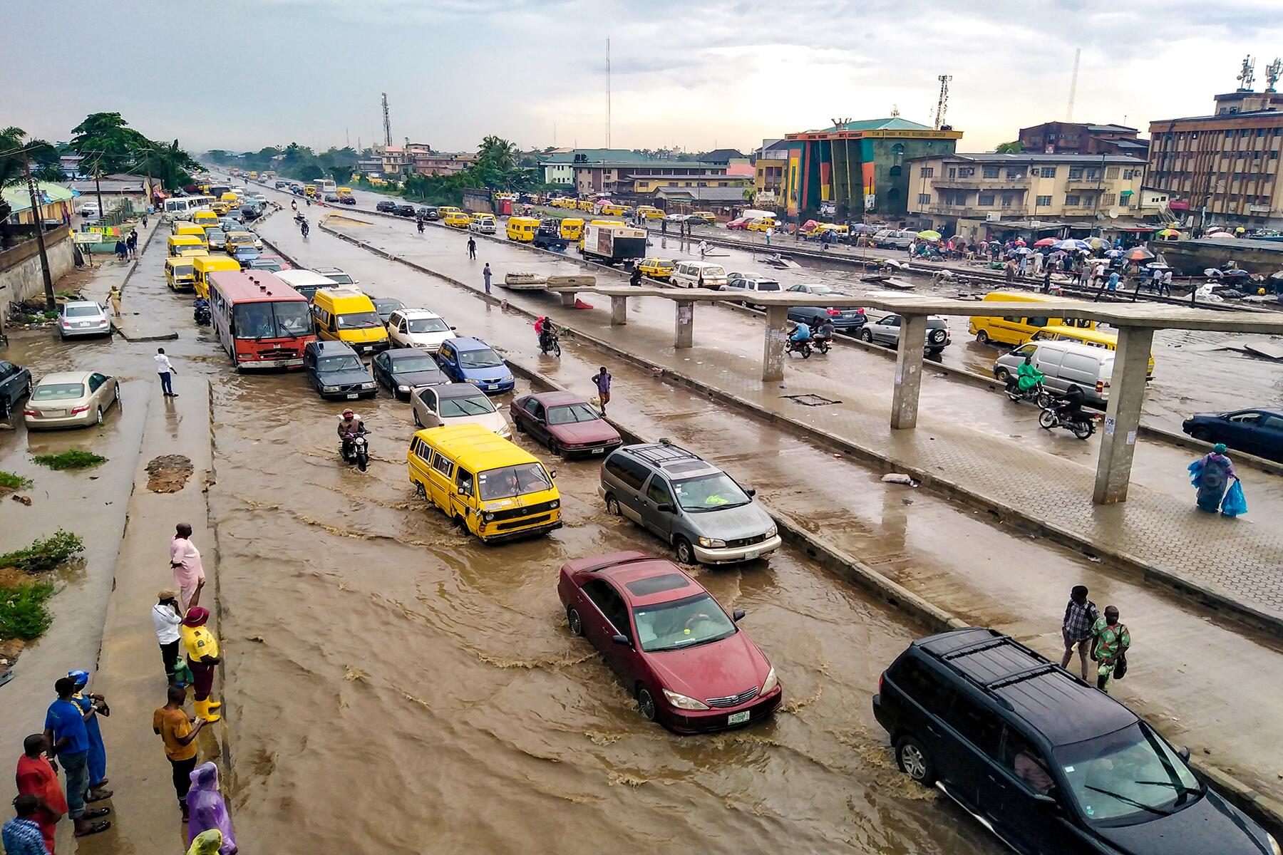 10-SinkingCities-Lagos-shutterstock_1402932659