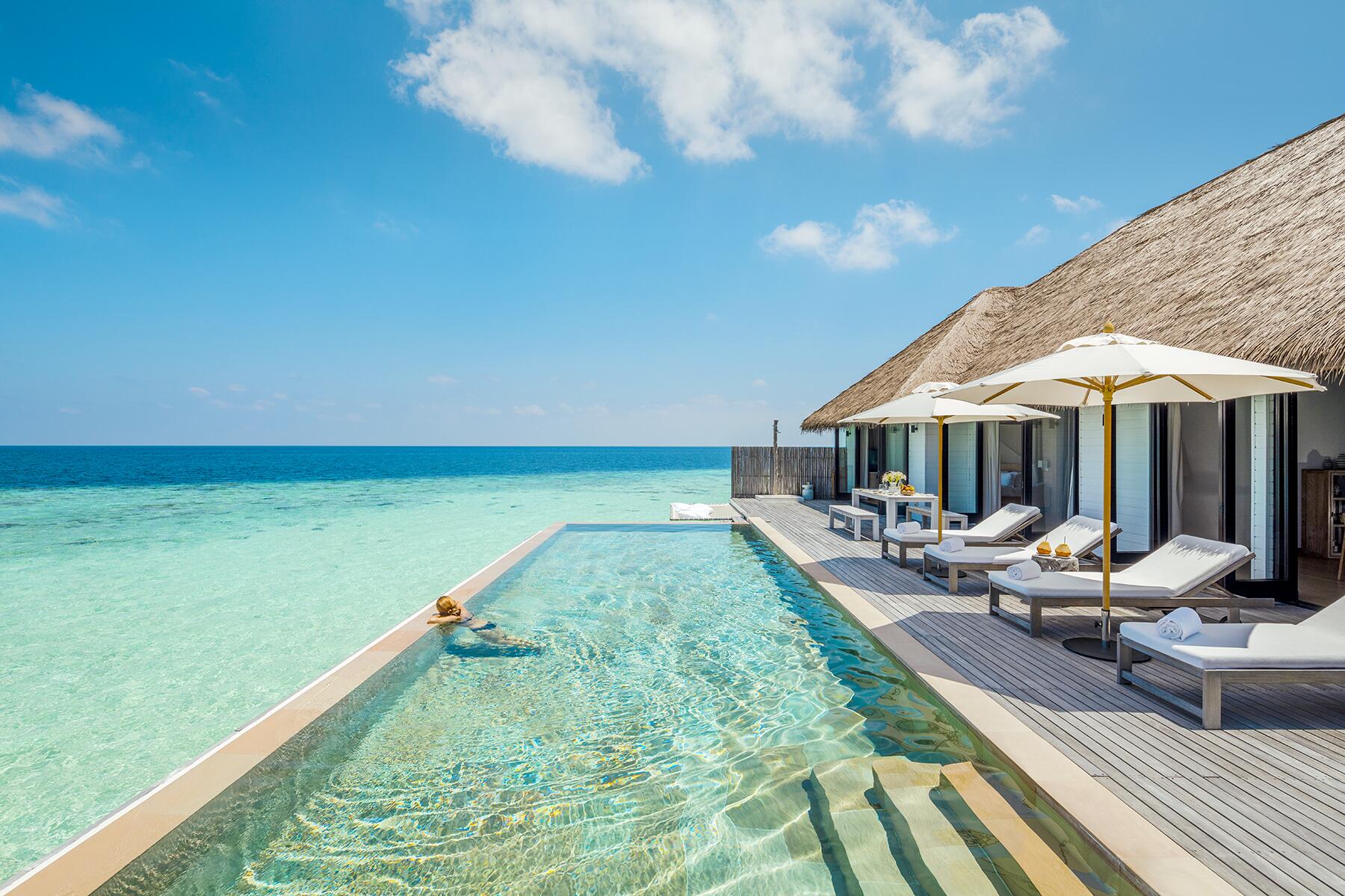 12-OverwaterBungalows-COMOMaalifushi-Hi_59844_86117435_Maalifushi_Water_Villa_Pool