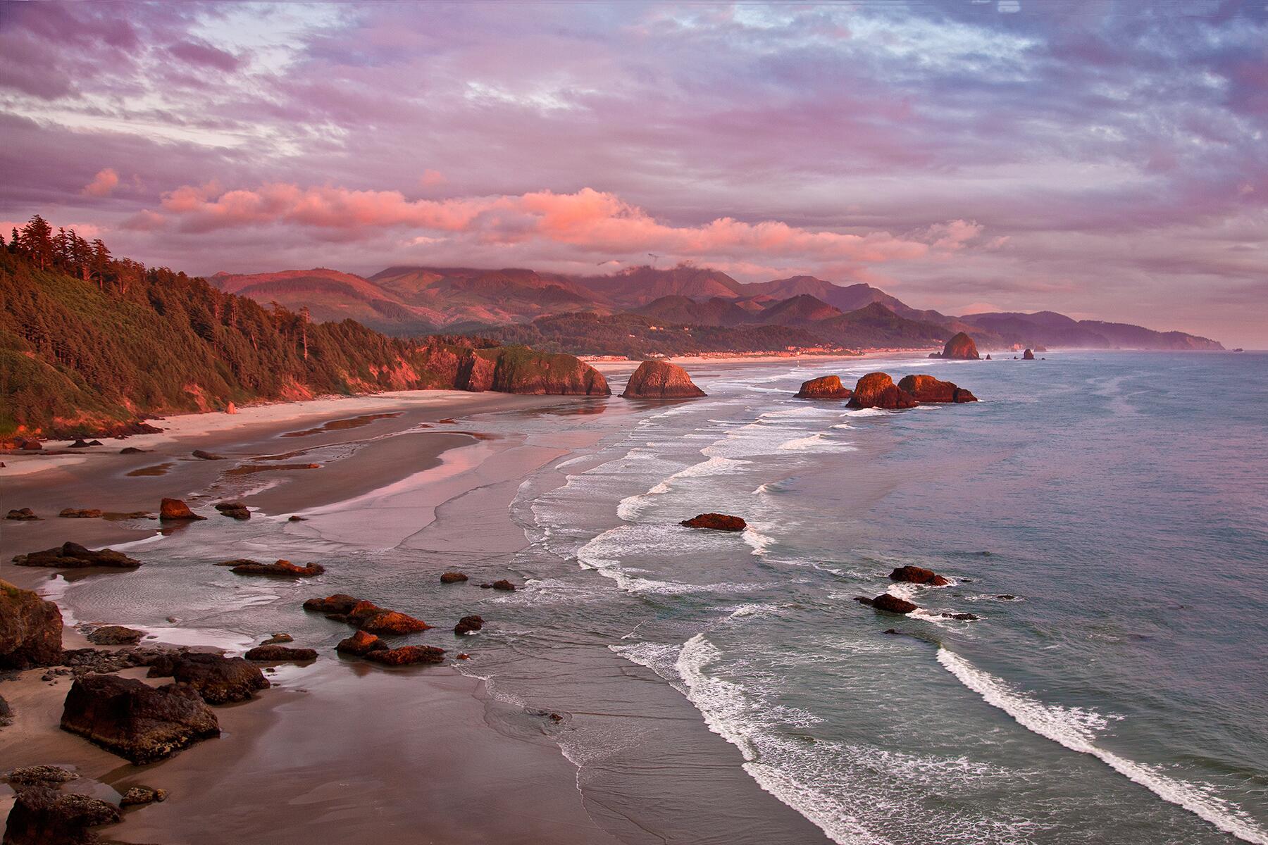 2-FallSeasideCities-CannonBeach-shutterstock_95157184