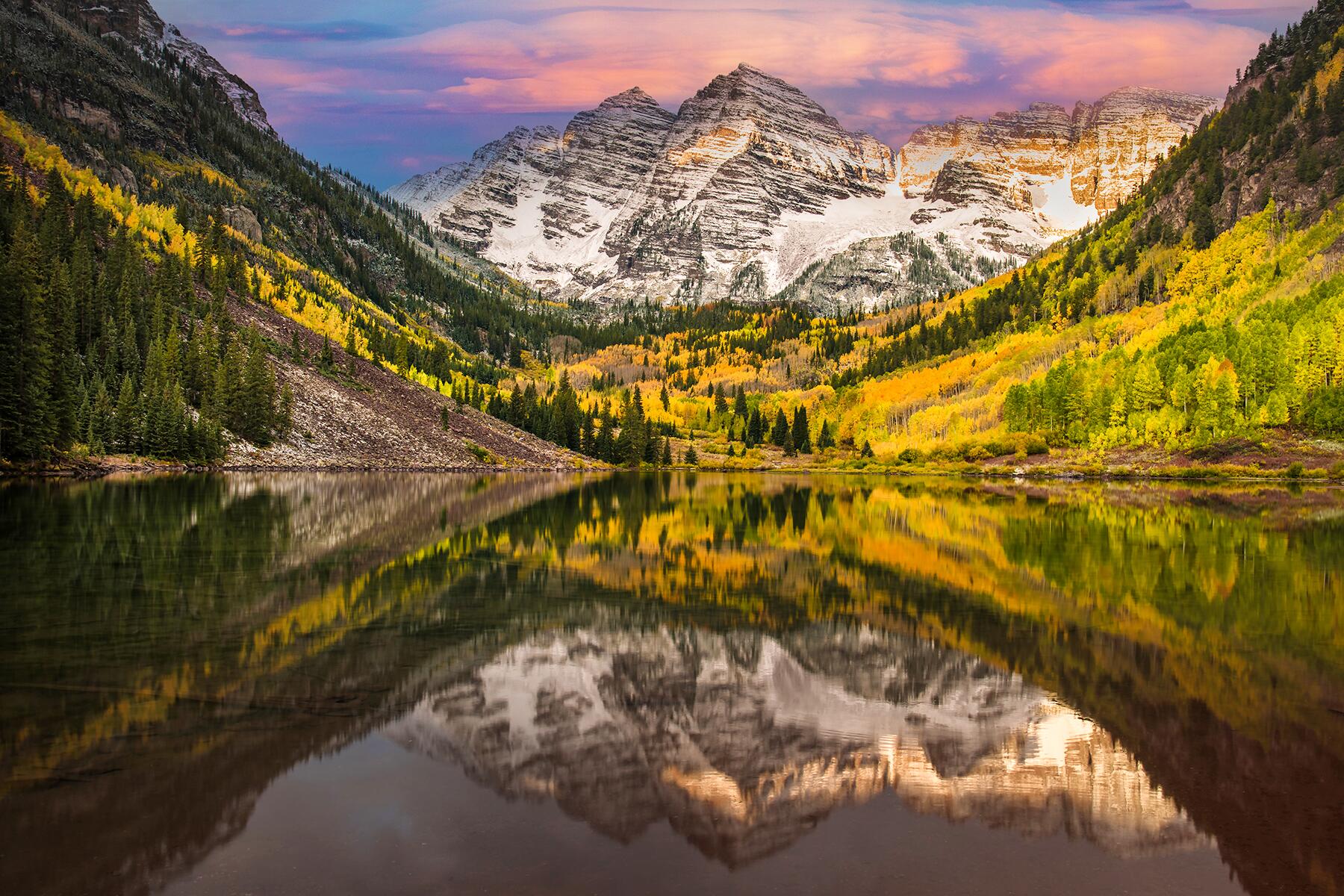 3-FallFoliage-Aspen-shutterstock_1866243163