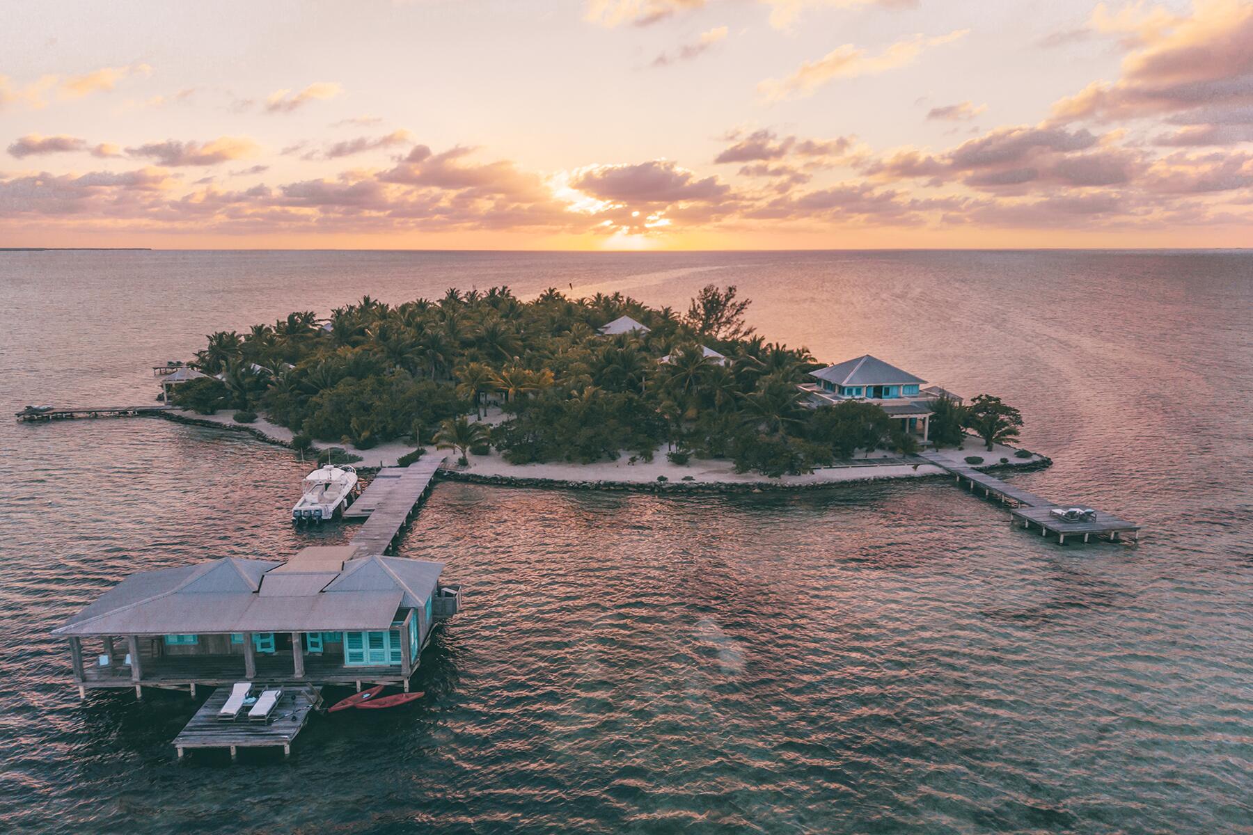 3-OverwaterBungalows-CayoEspanto-DJI_0329