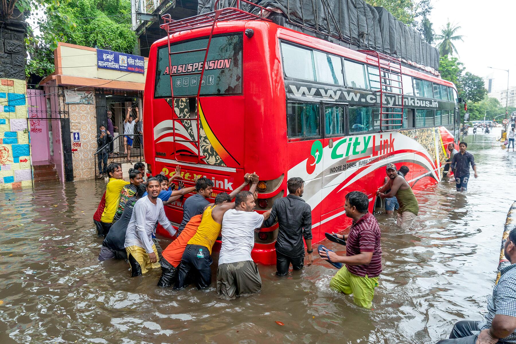 4-SinkingCities-Mumbai-shutterstock_1439572265