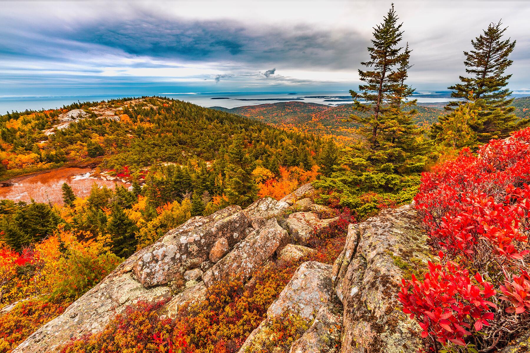 9-FallSeasideCities-Acadia-shutterstock_1204961758