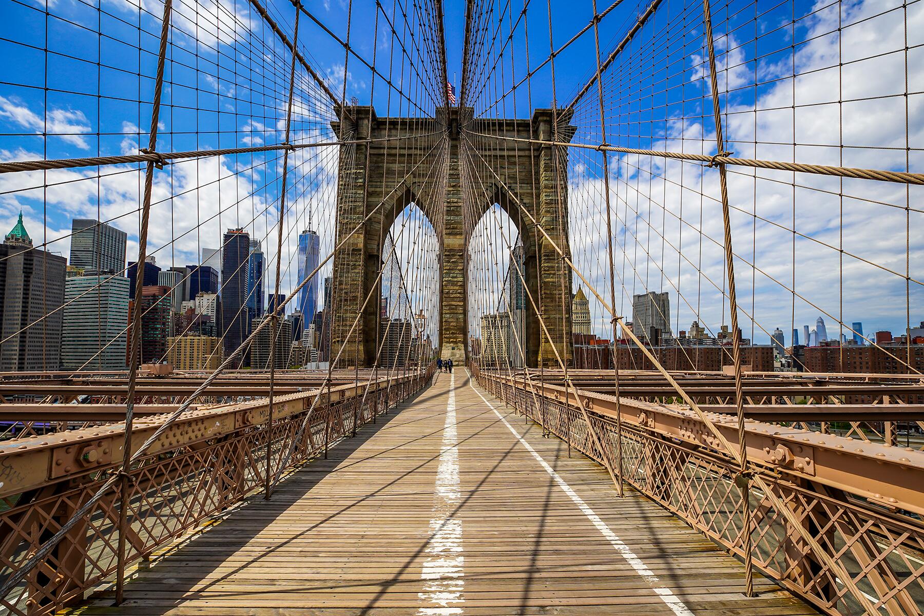 02_WorldsBestBridgeWalks__BrooklynBridge_shutterstock_1722503503