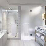 04_02_FodorsFinestHotels_Canada__FairmontRoyalYork_RYH10 – Fairmont Gold Suite Bathroom