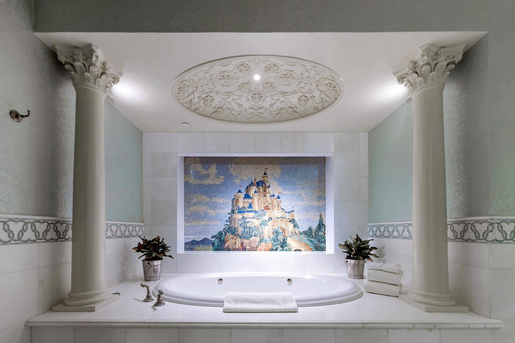 06_DisneyHoneymoonPackages__FairytaleSuite_6 Fairy Tale Suite Tub