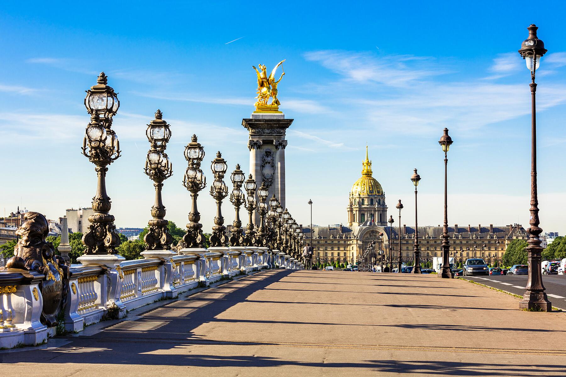 07_WorldsBestBridgeWalks__PontAlexandreIIIParis_shutterstock_603238940