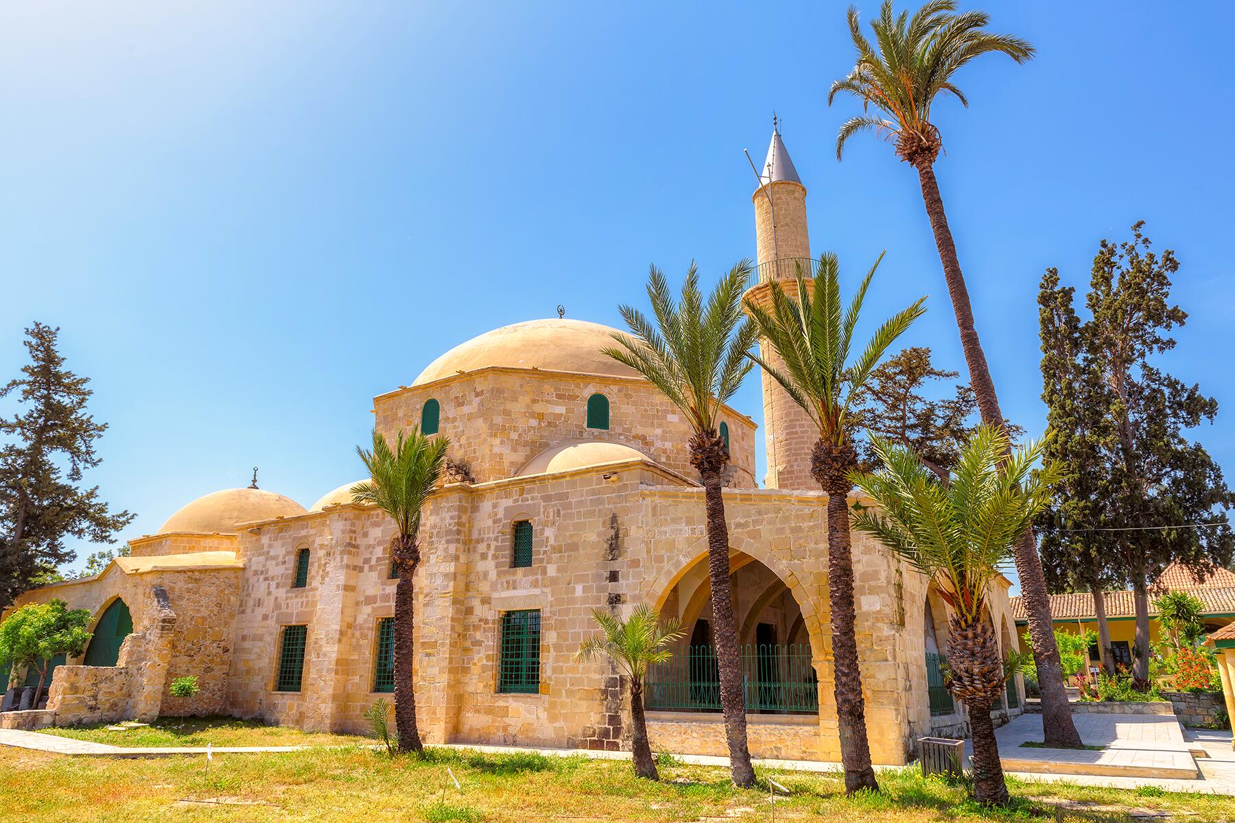1-MuslimEurope-Cyprus-shutterstock_421313617