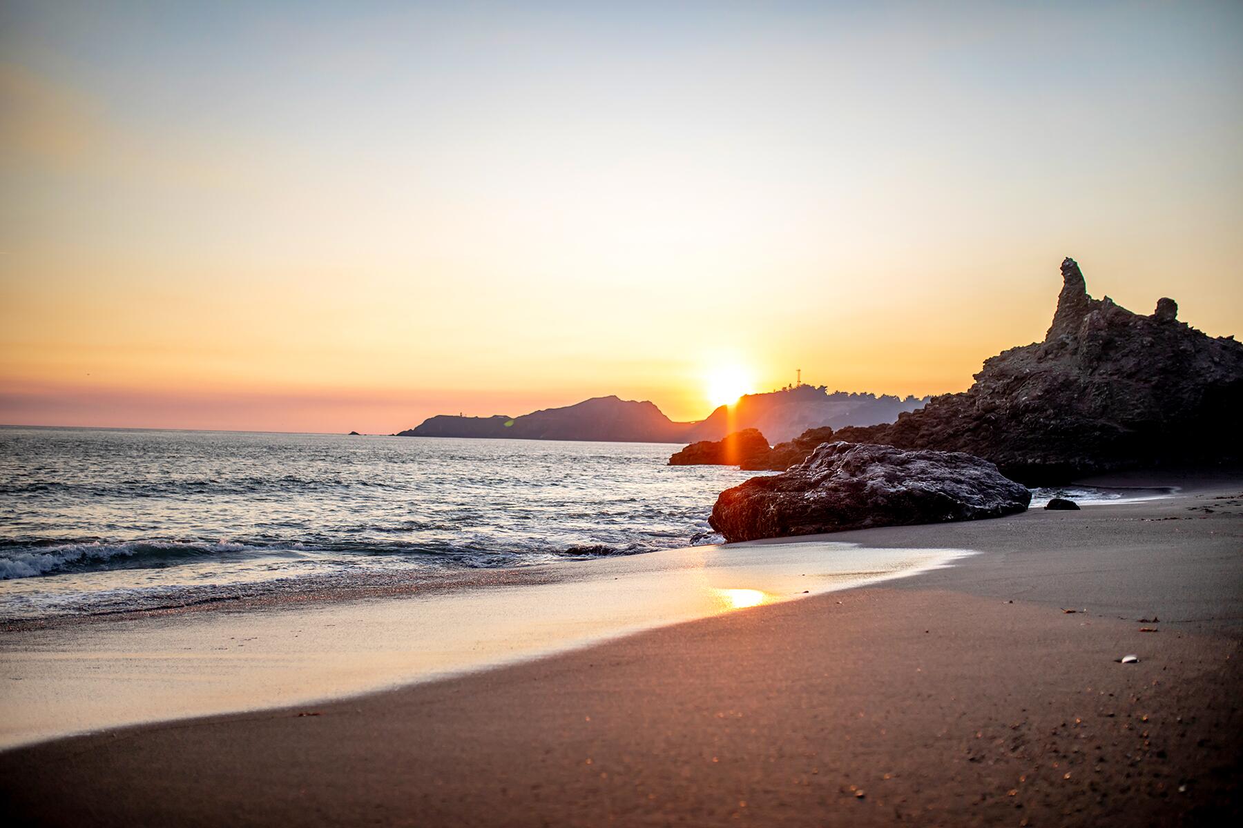 10-ColoredBeaches-shutterstock_1617453772