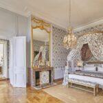 11_03_FodorsFinestHotels_Europe__ChateauDeVersailles_Madame de Fouquet – Chambre-1_photo credit Renée Kemps