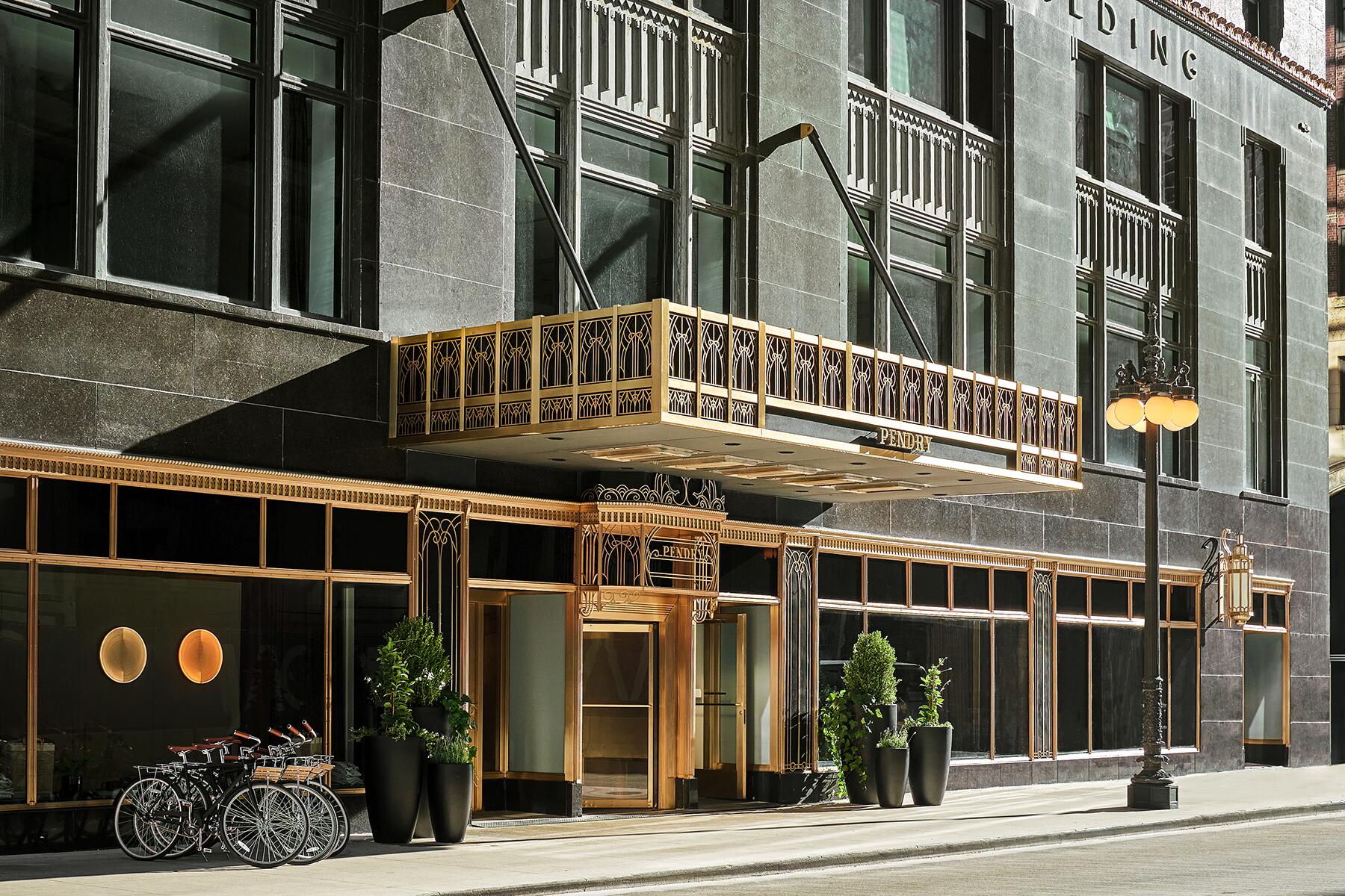 18_01_FodorsFinestHotels_USA__PendryChicago_PCH-1-EXTERIOR-06-5073 18_01_FodorsFinestHotels_USA__PendryChicago_PCH-1-EXTERIOR-06-5073