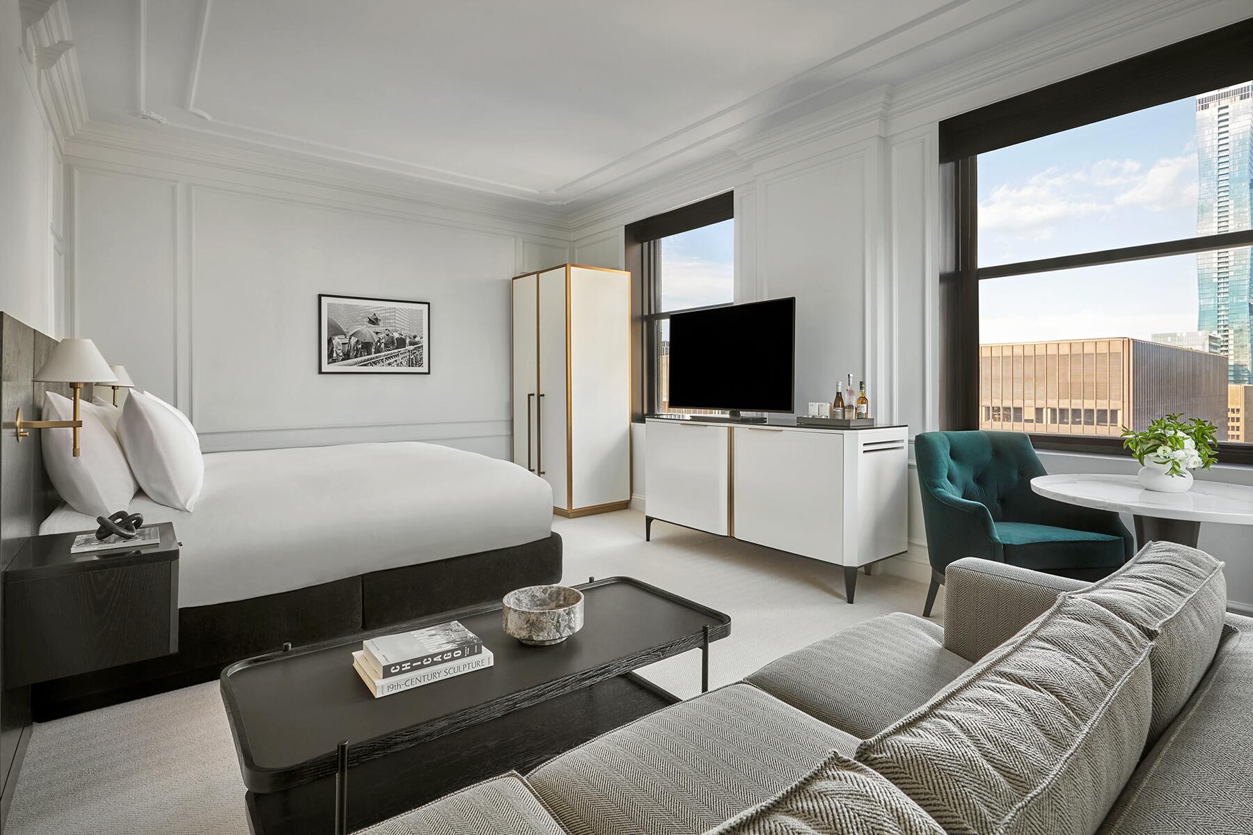 18_03_FodorsFinestHotels_USA__PendryChicago_PCHI1-RM-3501-STUDIO-TOWER-1BD-01-0359 18_03_FodorsFinestHotels_USA__PendryChicago_PCHI1-RM-3501-STUDIO-TOWER-1BD-01-0359