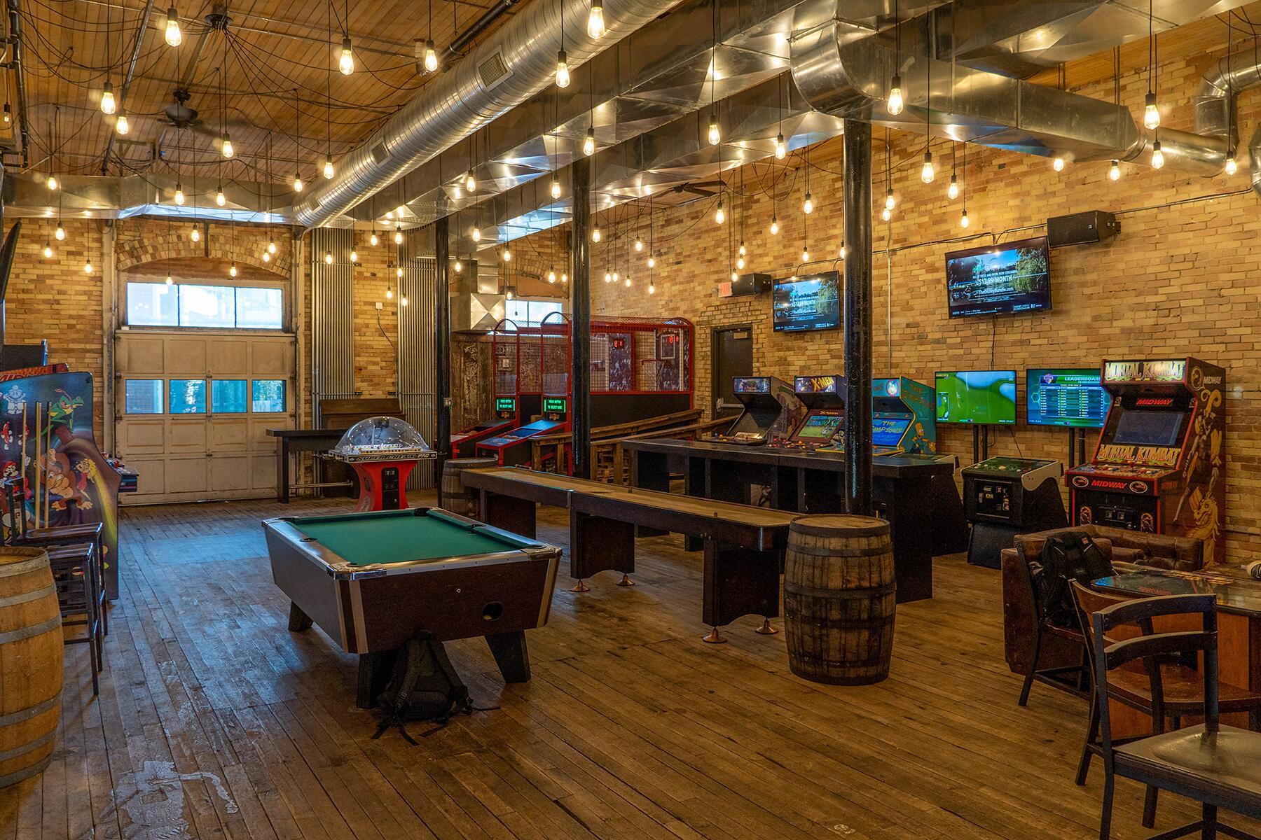 07_CraftBreweryTowns__GrandRapids_7 Grand Rapids Brewing Co Game Room (1)
