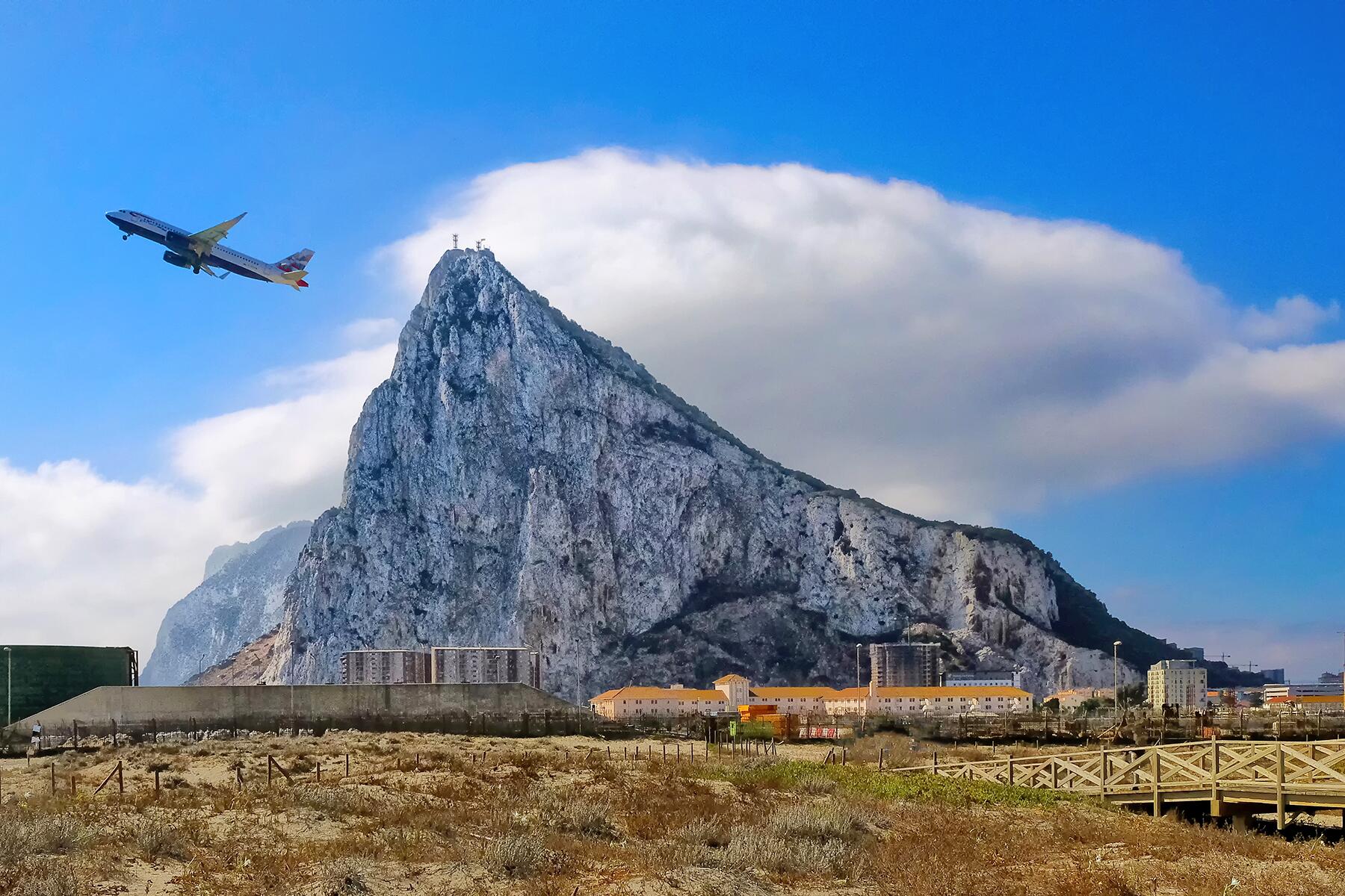 6-DangerAirport-Gibraltar-shutterstock_1305314461