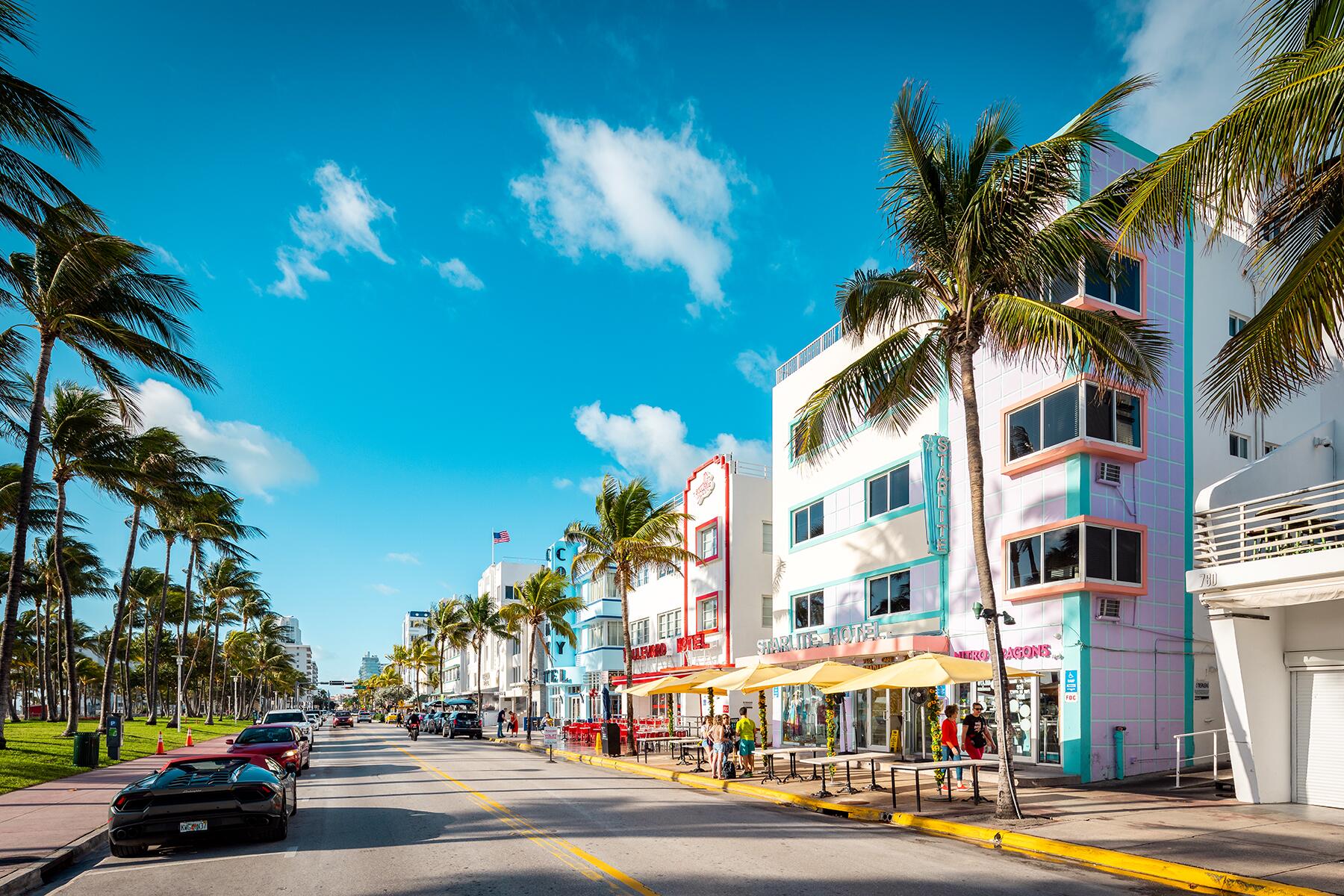 04_FunCities__MiamiFlorida_shutterstock_1689790672