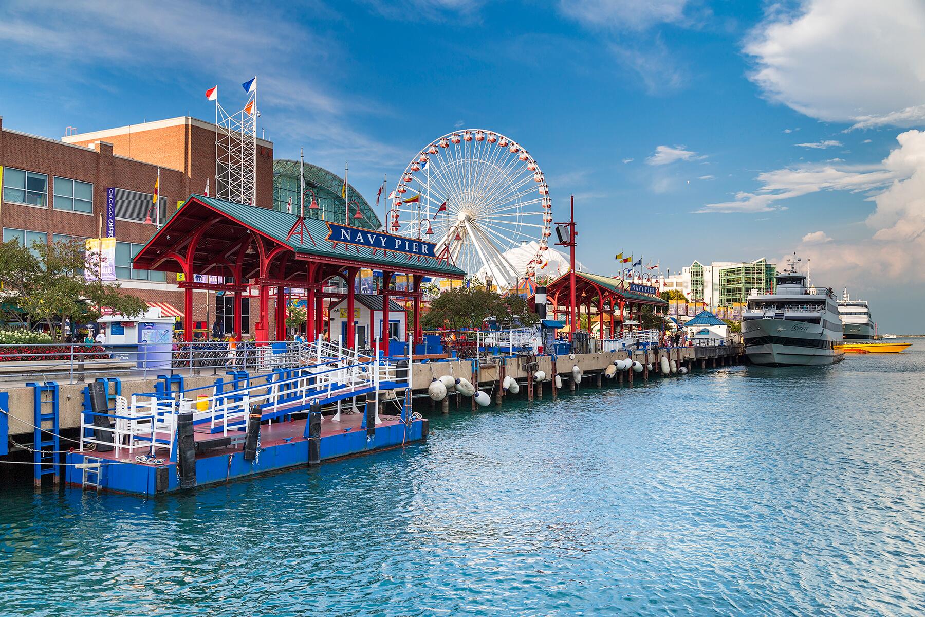 08_FunCities__ChicagoIllinois_shutterstock_371339383