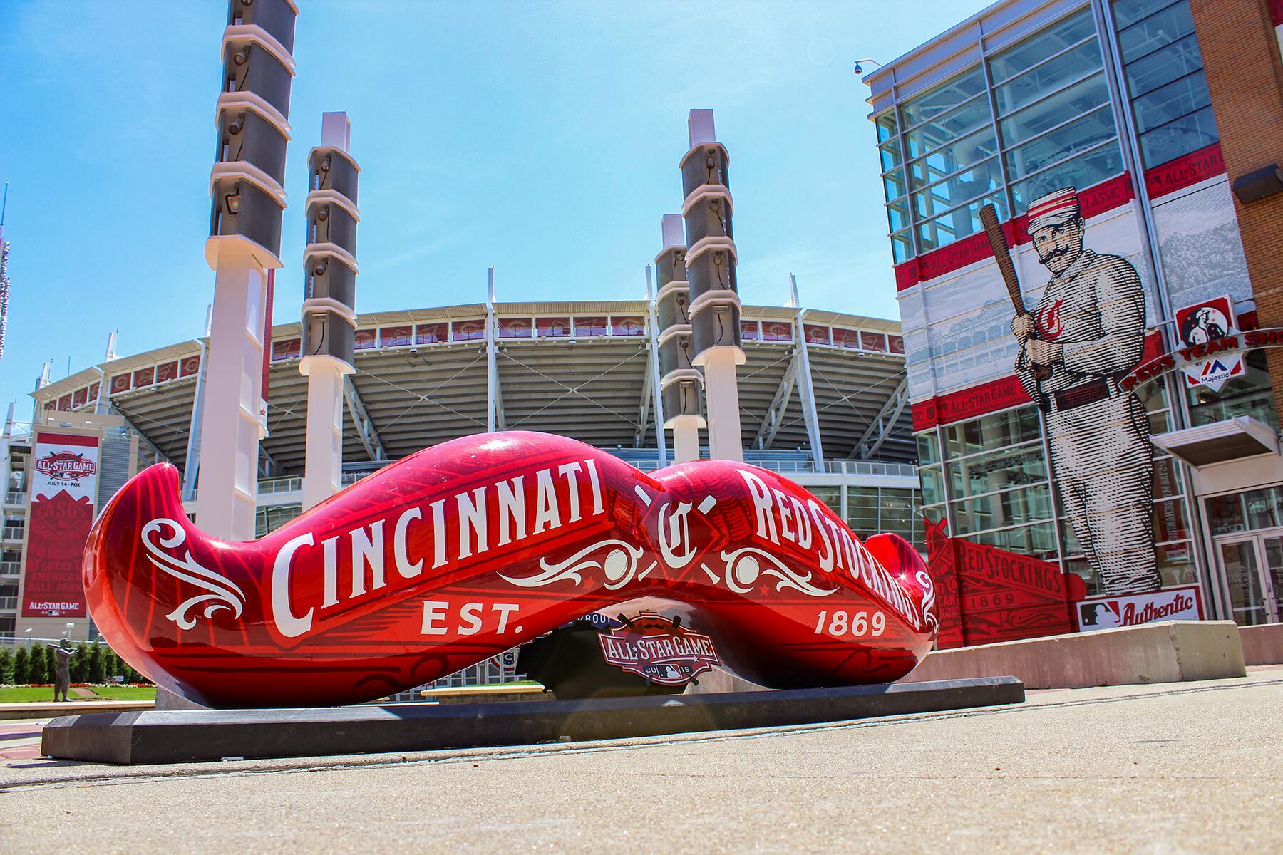 17_FunCities__CincinnatiOhio_shutterstock_1687925836