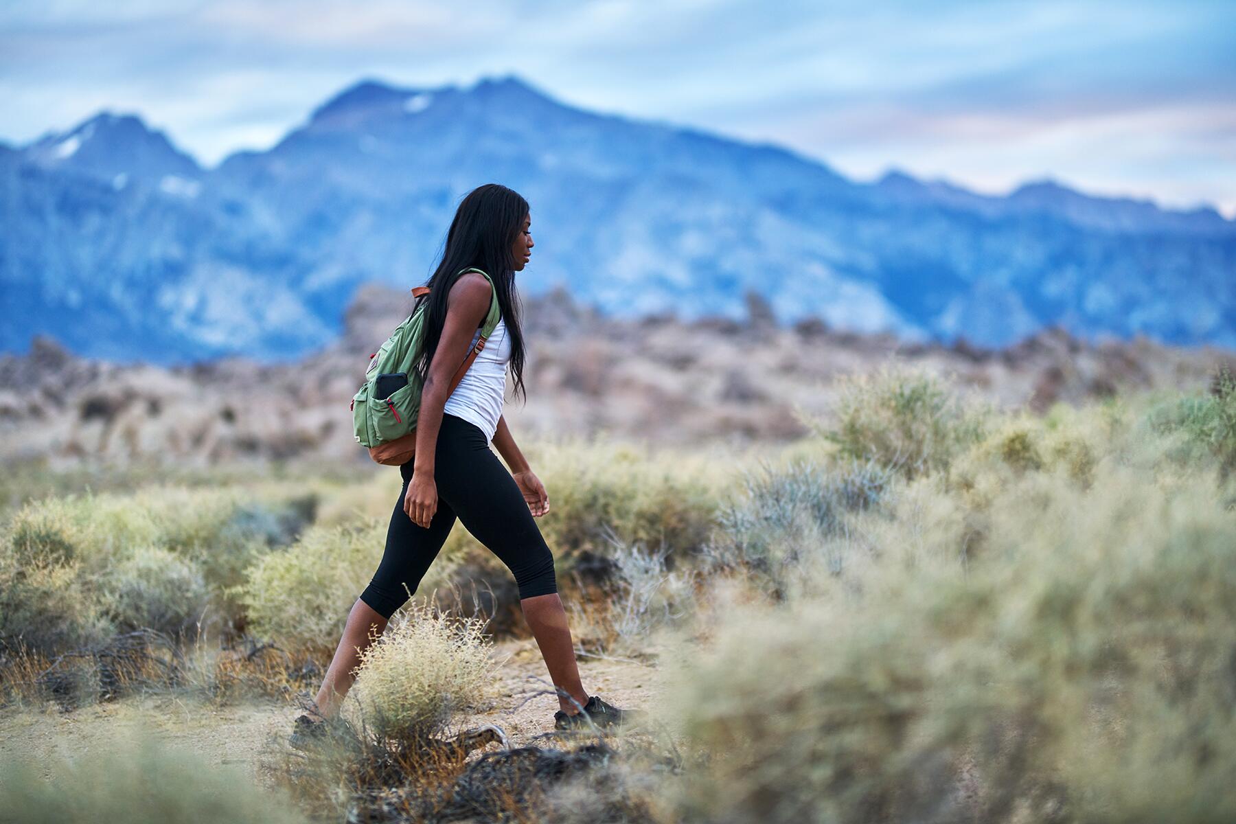 Here's How Hot Girls Go Hiking (a Beginner's Guide)