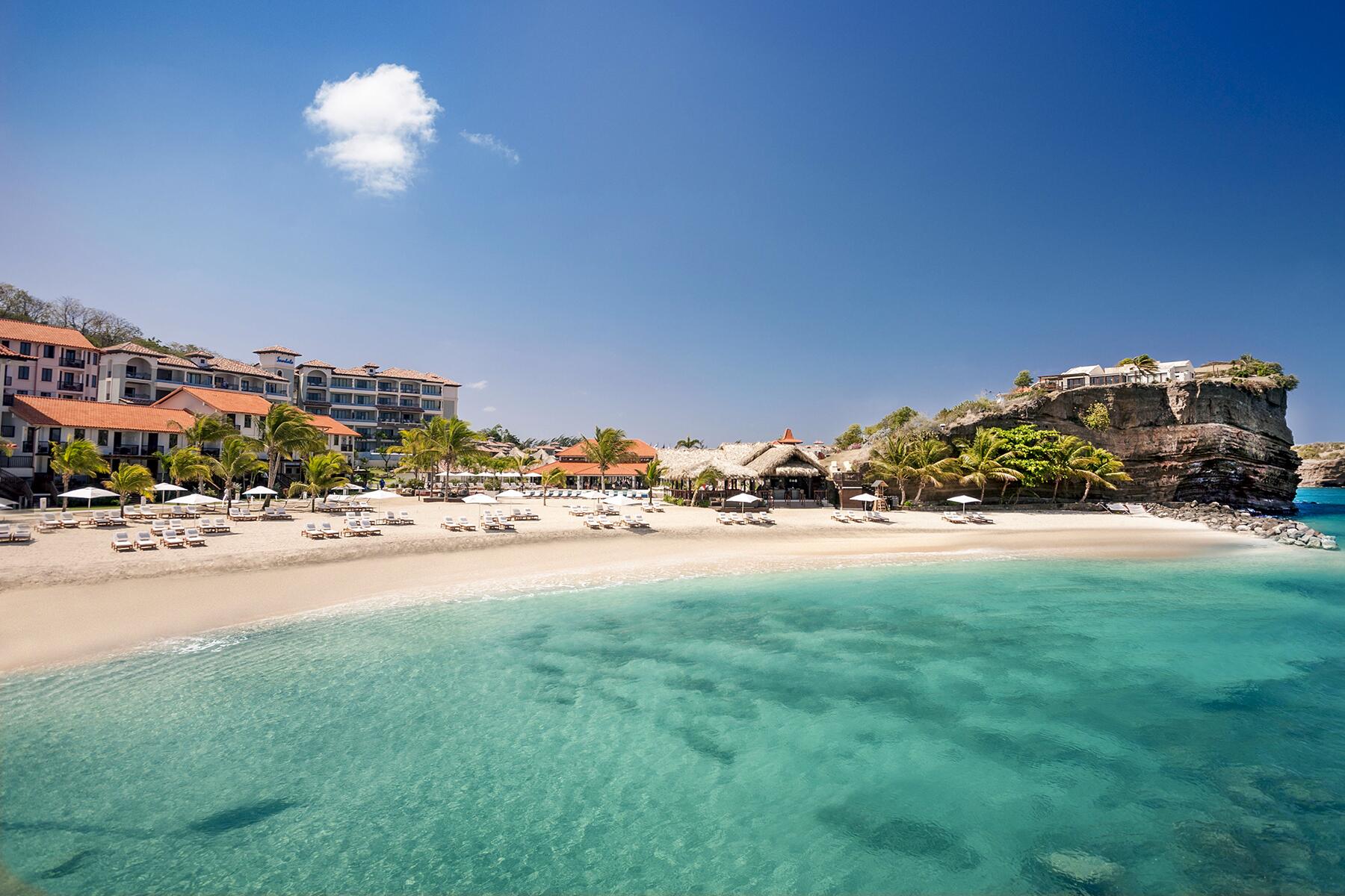 14-AllInclusive-Sandals-GR_3