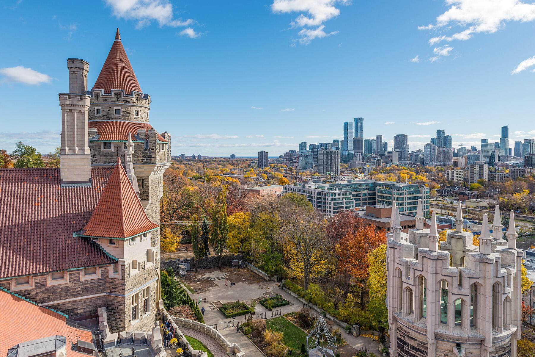 <a href='https://www.fodors.com/world/north-america/canada/ontario/toronto/experiences/news/photos/10-ultimate-things-to-do-in-toronto#'>From &quot;11 Ultimate Things to Do in Toronto&quot;</a>