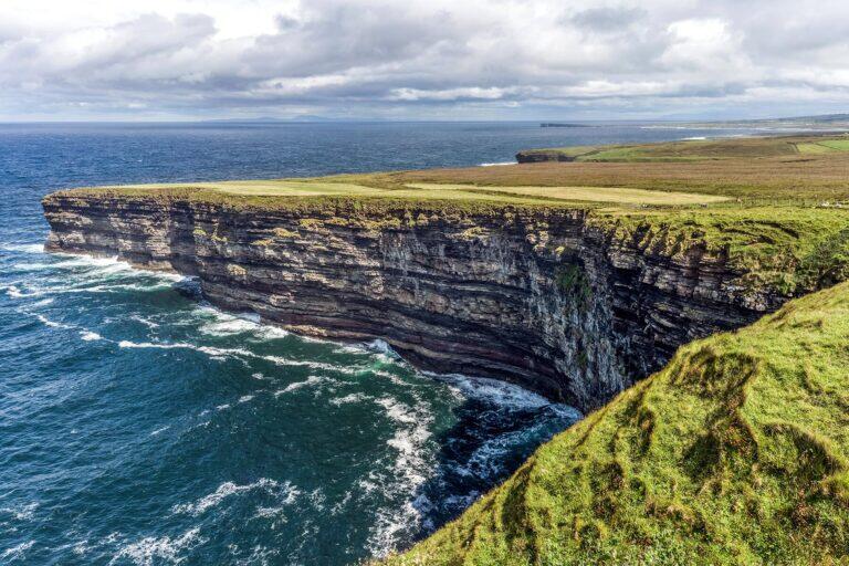 <a href='https://www.fodors.com/world/europe/ireland/experiences/news/photos/ultimate-things-to-do-in-ireland#'>From &quot;25 Ultimate Things to Do In Ireland: Explore the 6,000-Year-Old Wonder That Challenges Scientists&quot;</a>