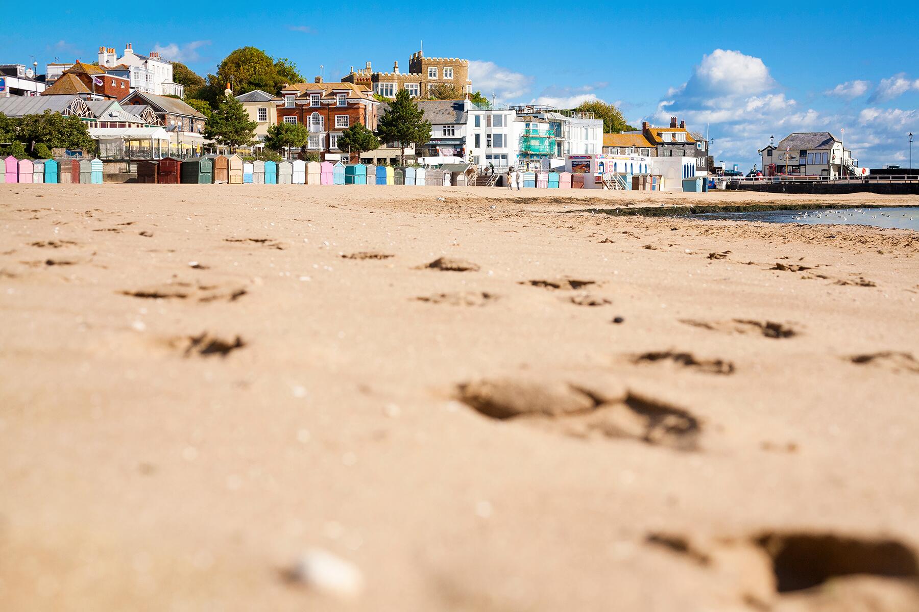 6-BESTLDNBEACH-shutterstock_1663091197